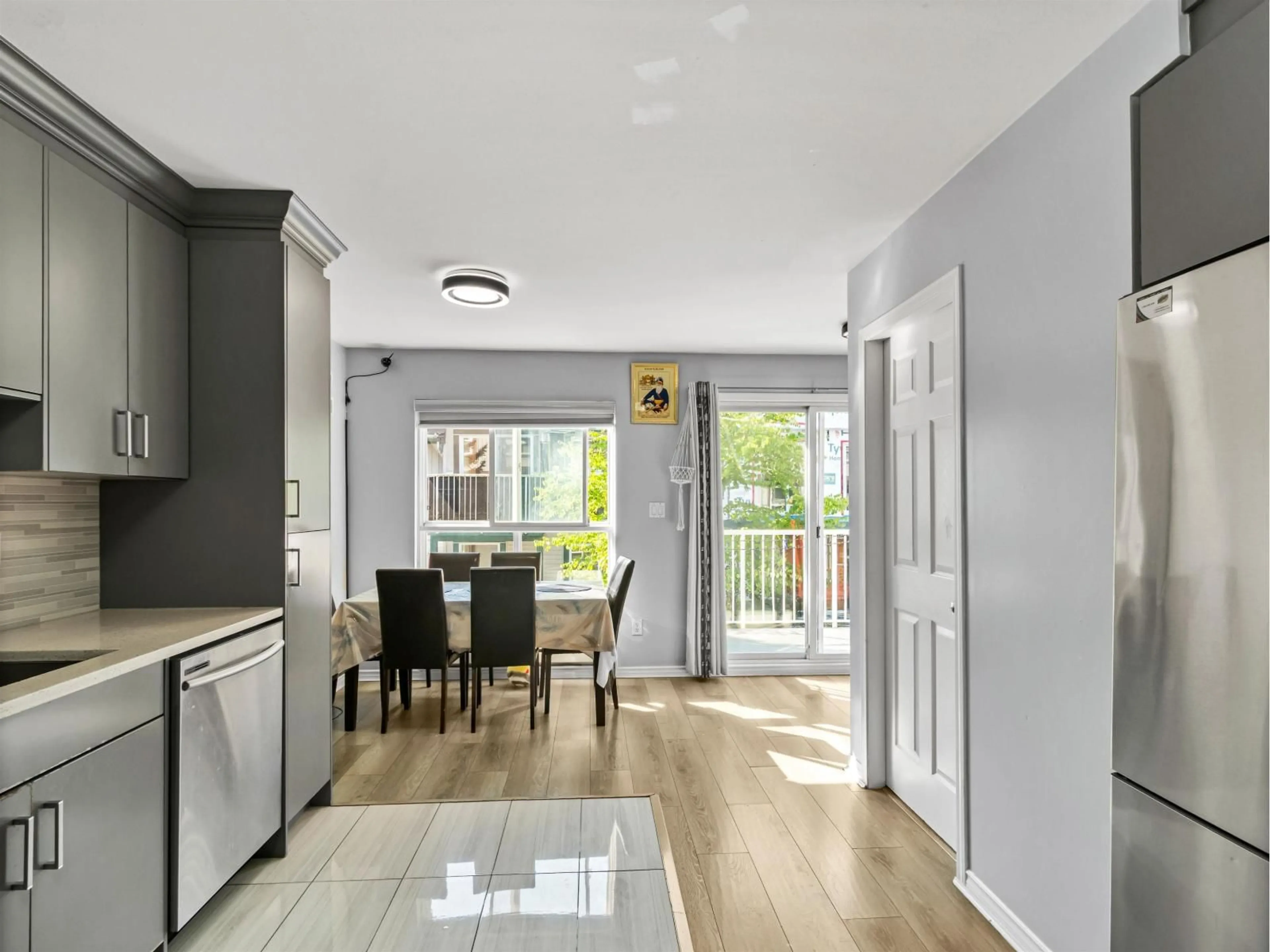 Open concept kitchen, unknown for 9 - 12730 66, Surrey British Columbia V3W1P3