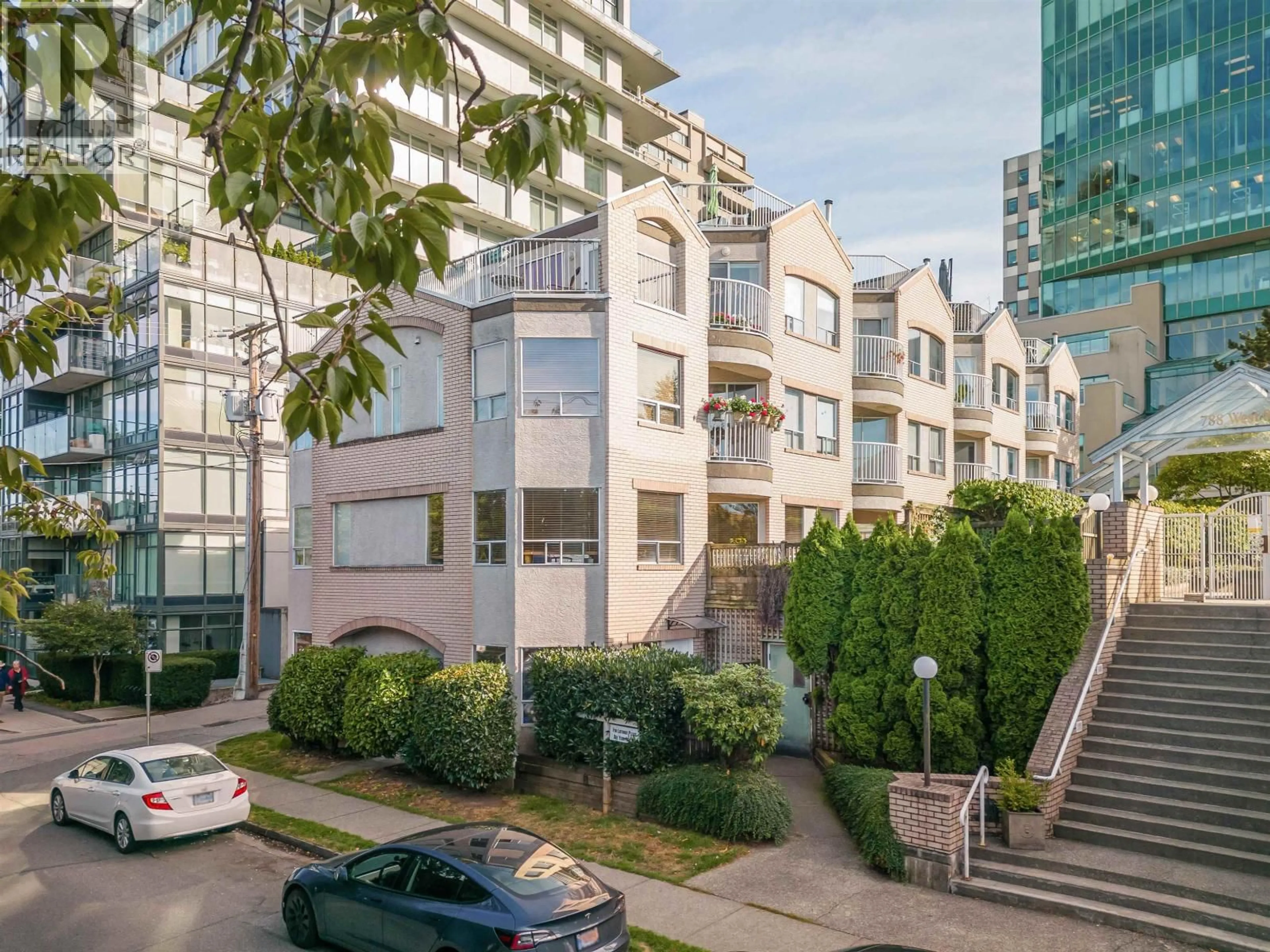 Unknown for 208 - 788 8TH AVENUE, Vancouver British Columbia V5Z1E1
