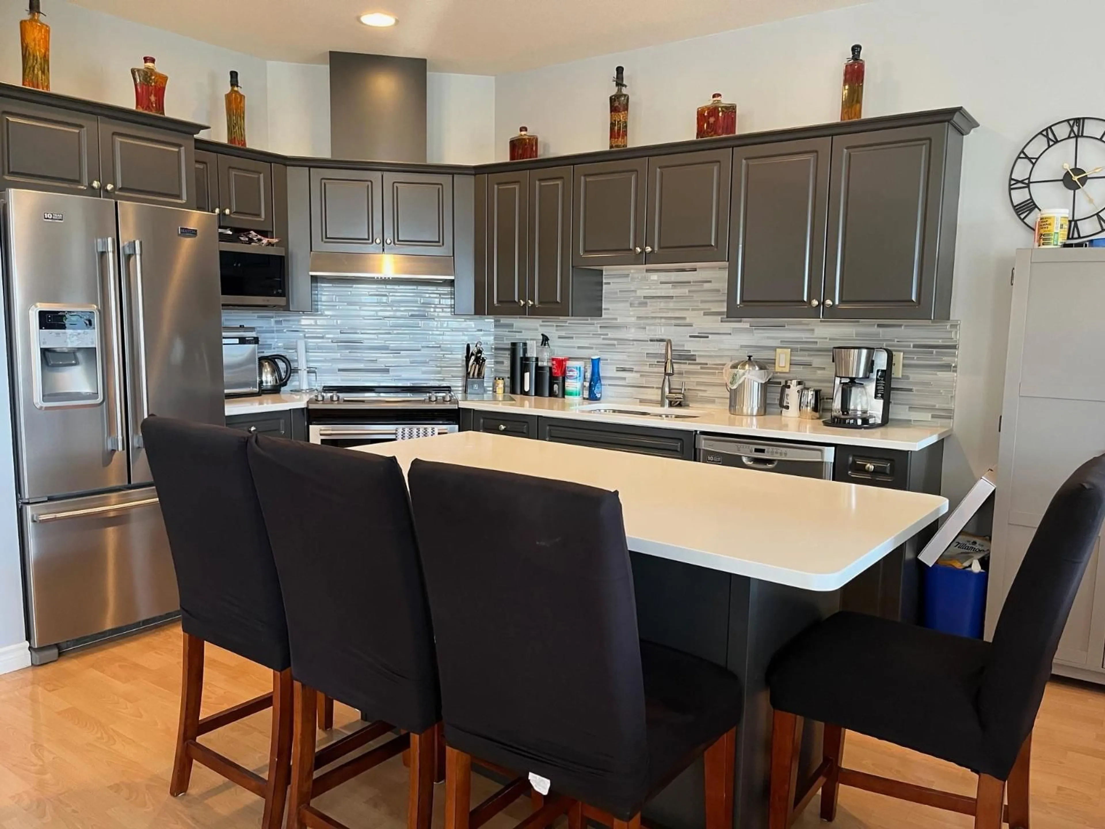 Open concept kitchen, ceramic/tile floor for 70 - 8590 SUNRISE DRIVE, Chilliwack British Columbia V2R3Z4