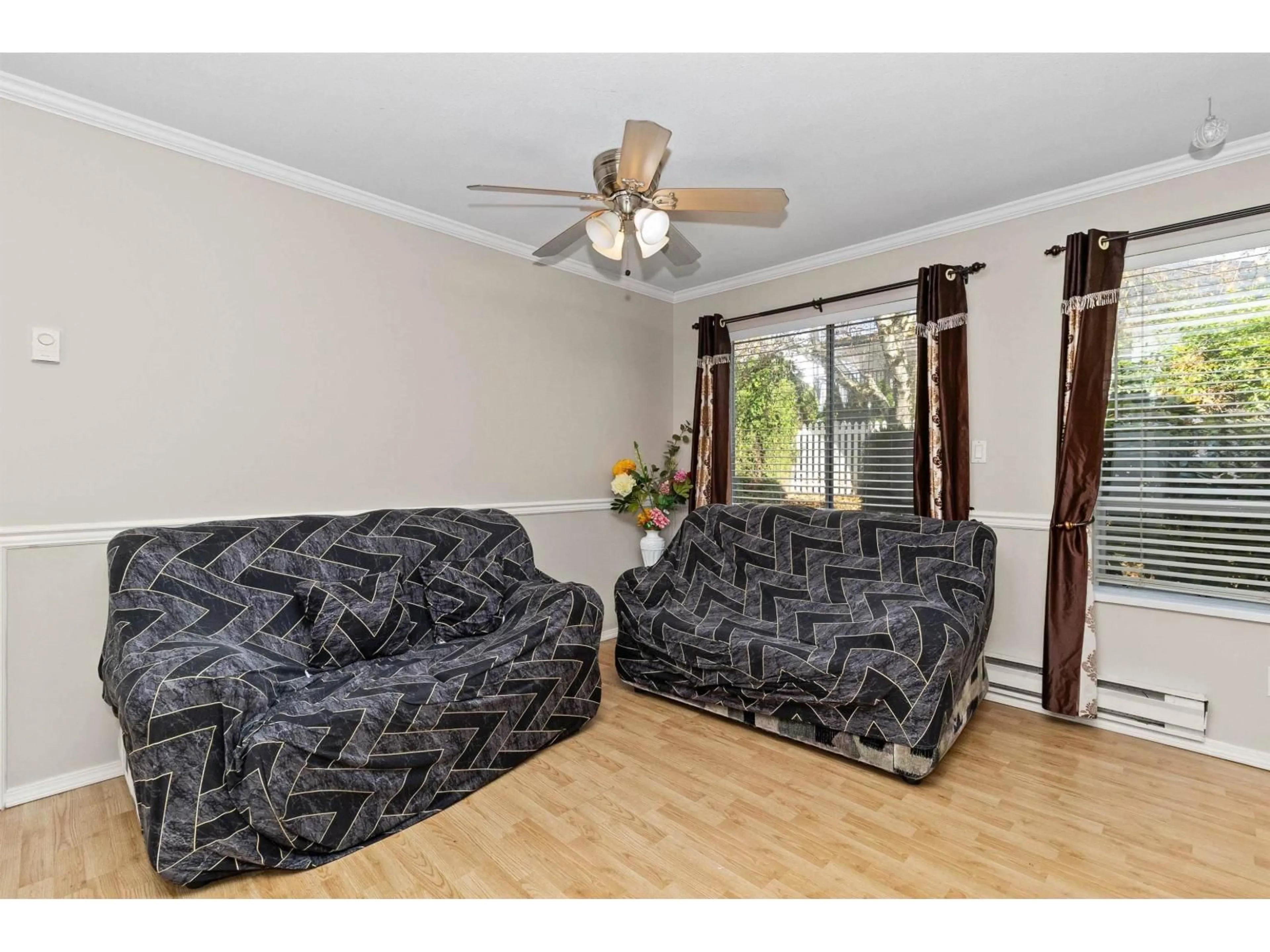 Living room with furniture, unknown for 53 - 31255 UPPER MACLURE, Abbotsford British Columbia V2T5N4