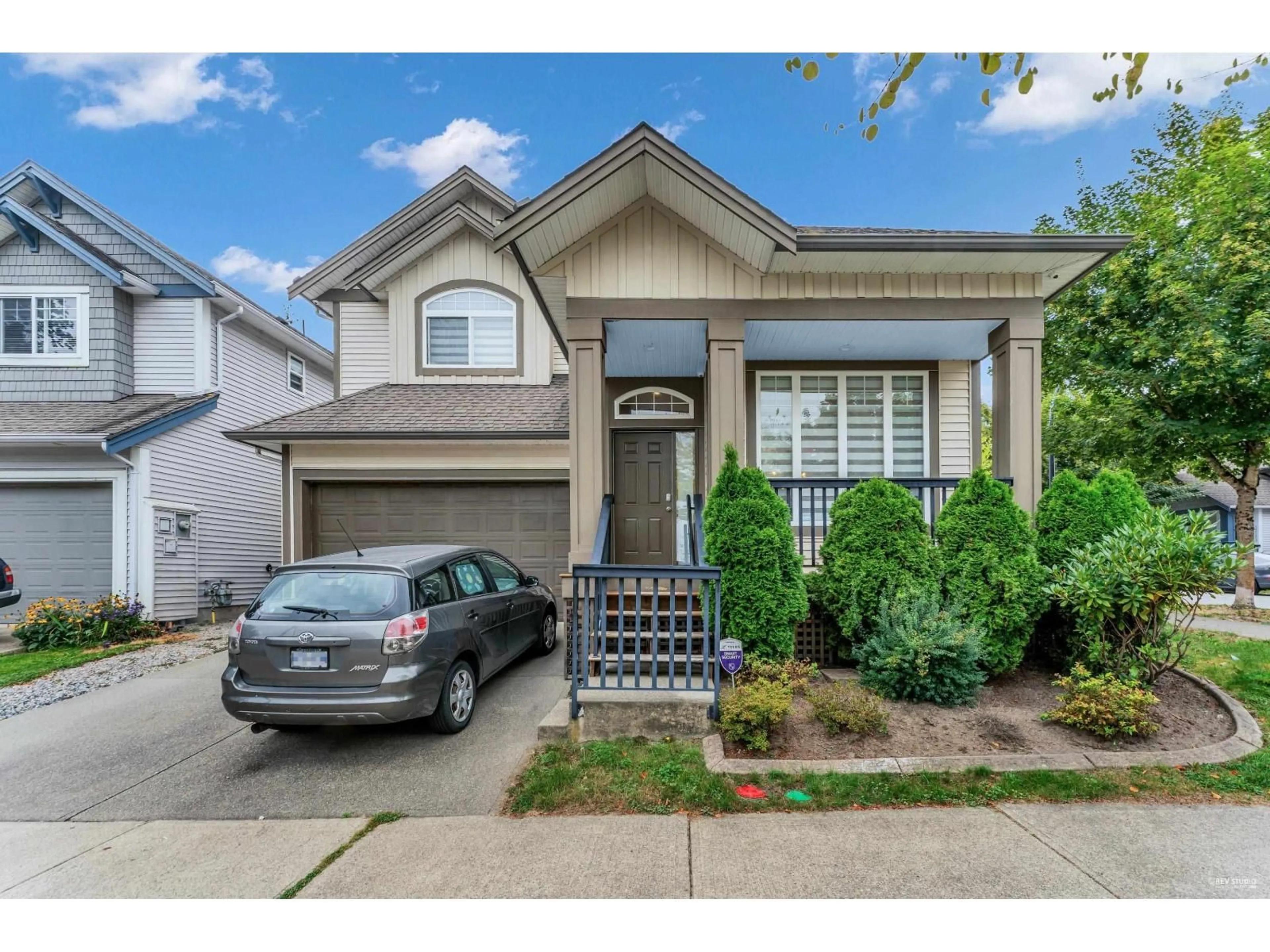 Home with vinyl exterior material, street for 6143 150B, Surrey British Columbia V3S7W9