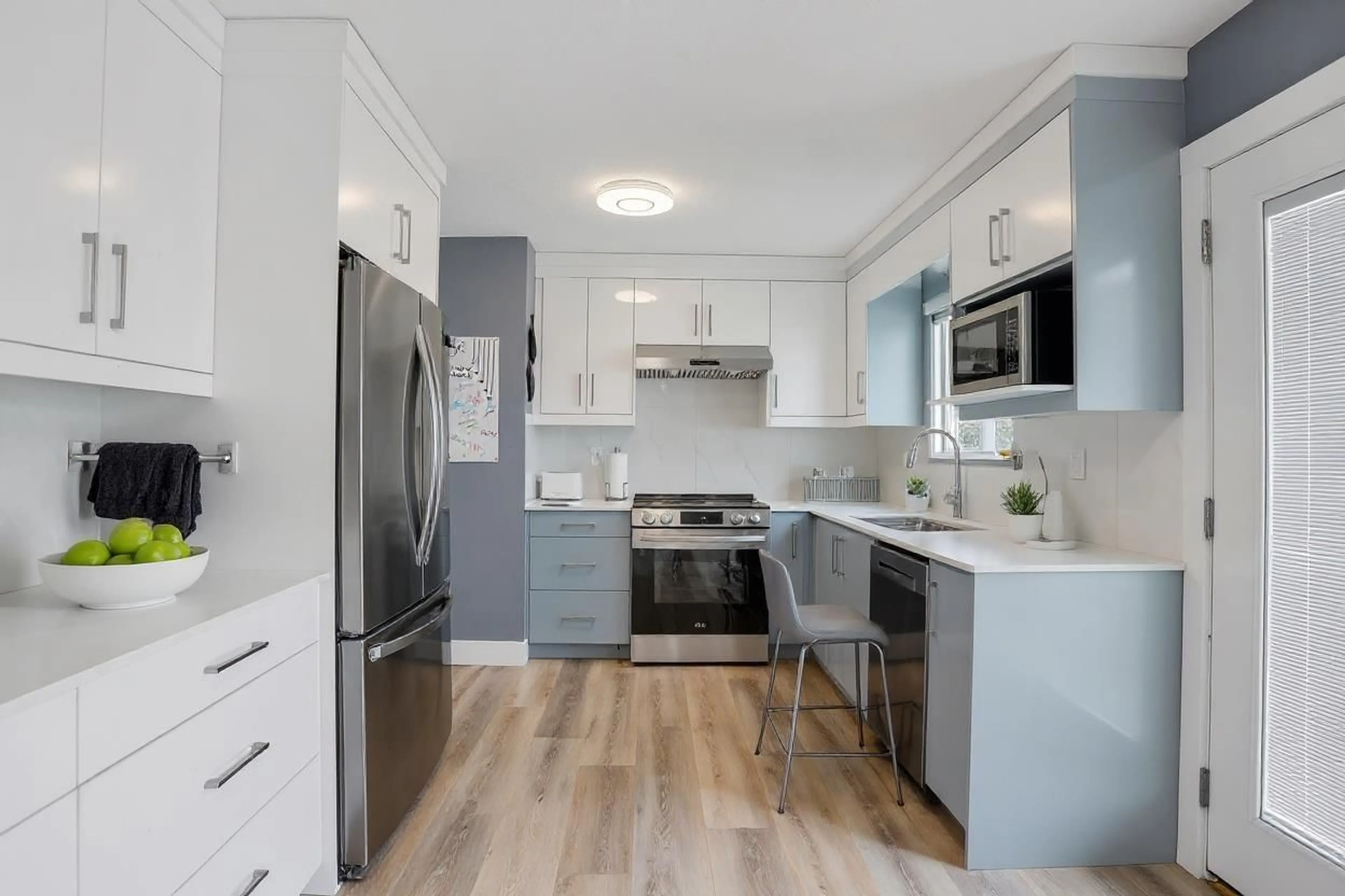 Contemporary kitchen, unknown for 9024 123A, Surrey British Columbia V3V6K3