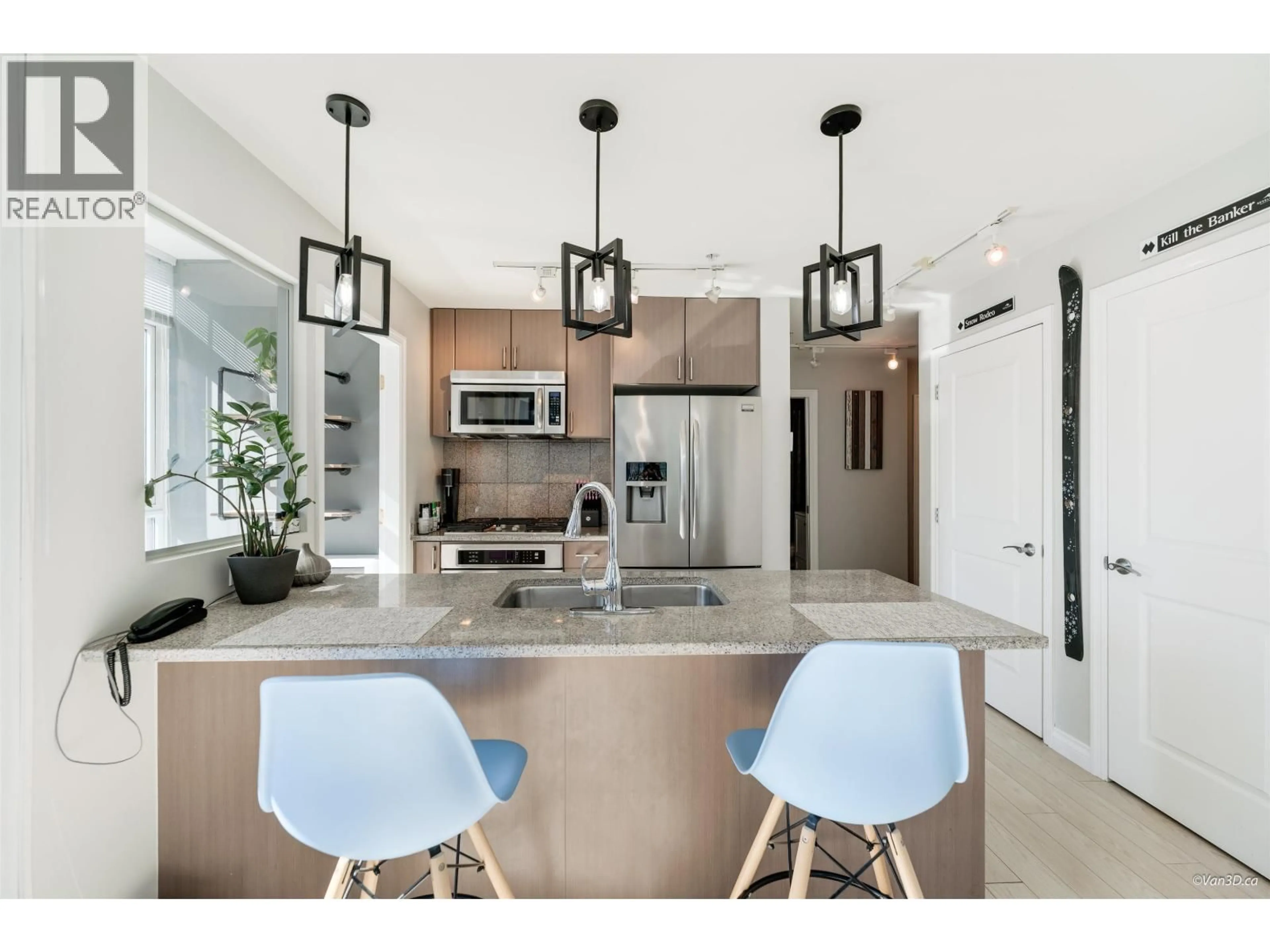 Contemporary kitchen, ceramic/tile floor for 702 - 1211 MELVILLE STREET, Vancouver British Columbia V6E0A7