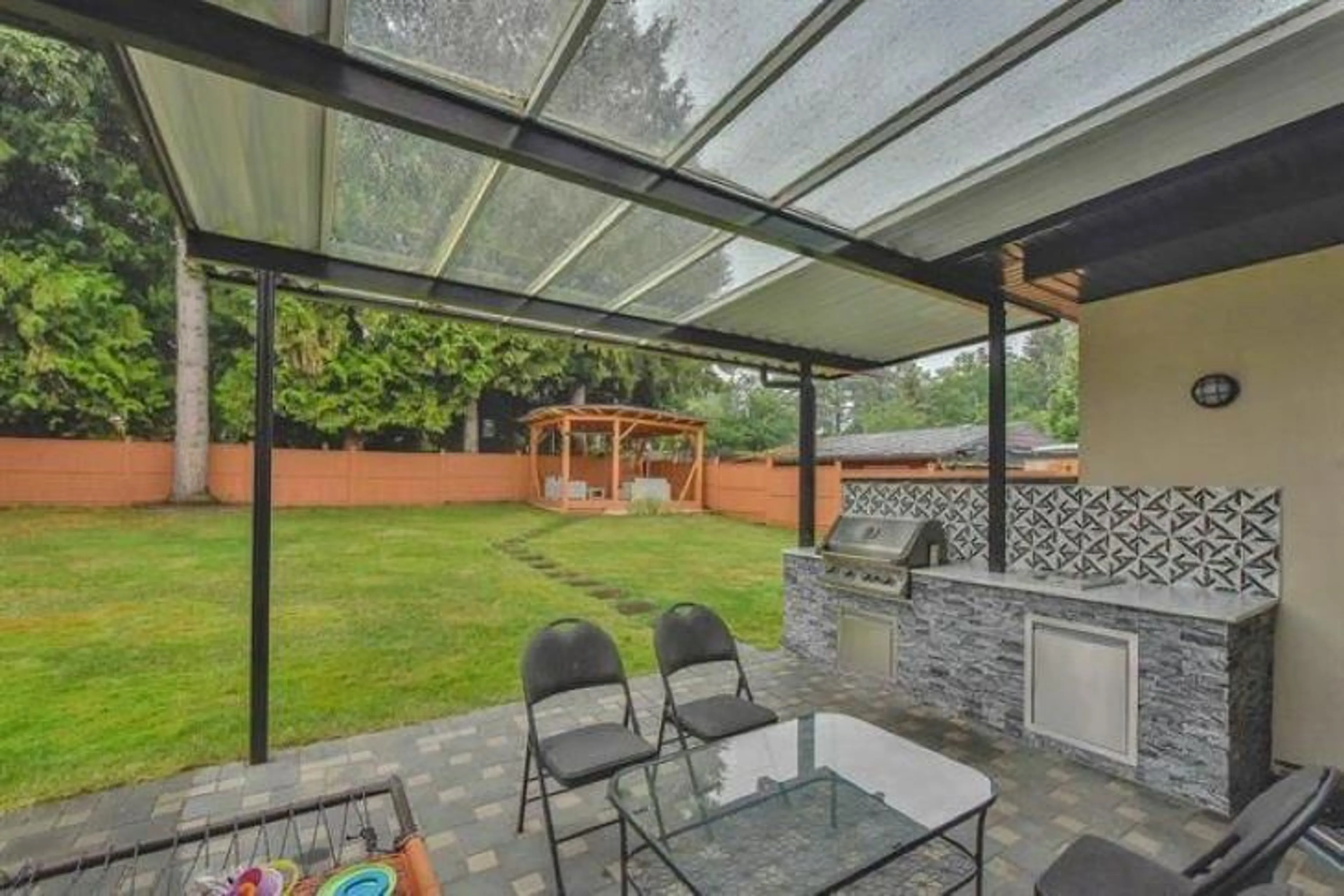 Patio, unknown for 10266 126, Surrey British Columbia V3V5E7