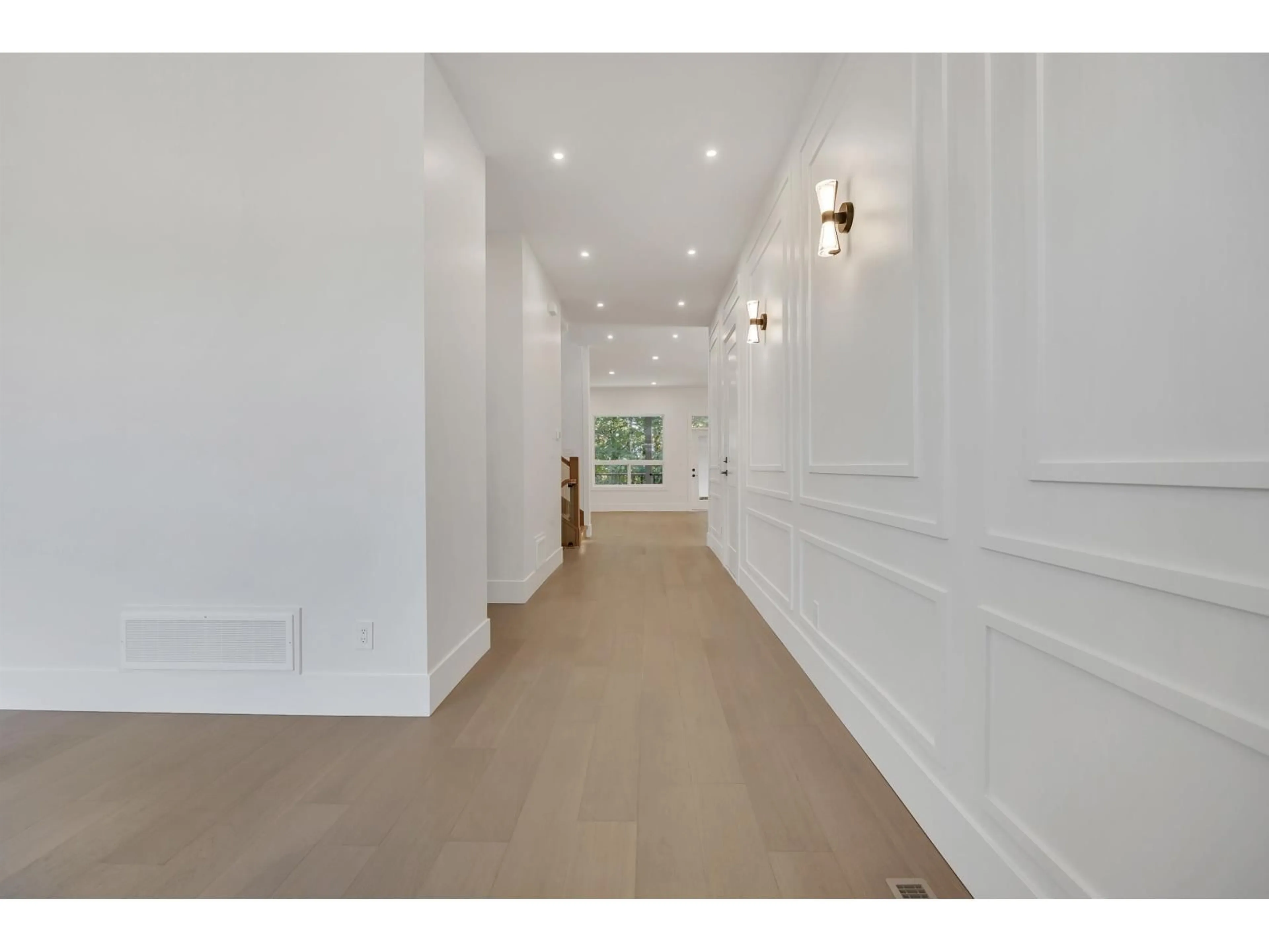 Indoor foyer for 2378 MERLOT, Abbotsford British Columbia V4X0A6