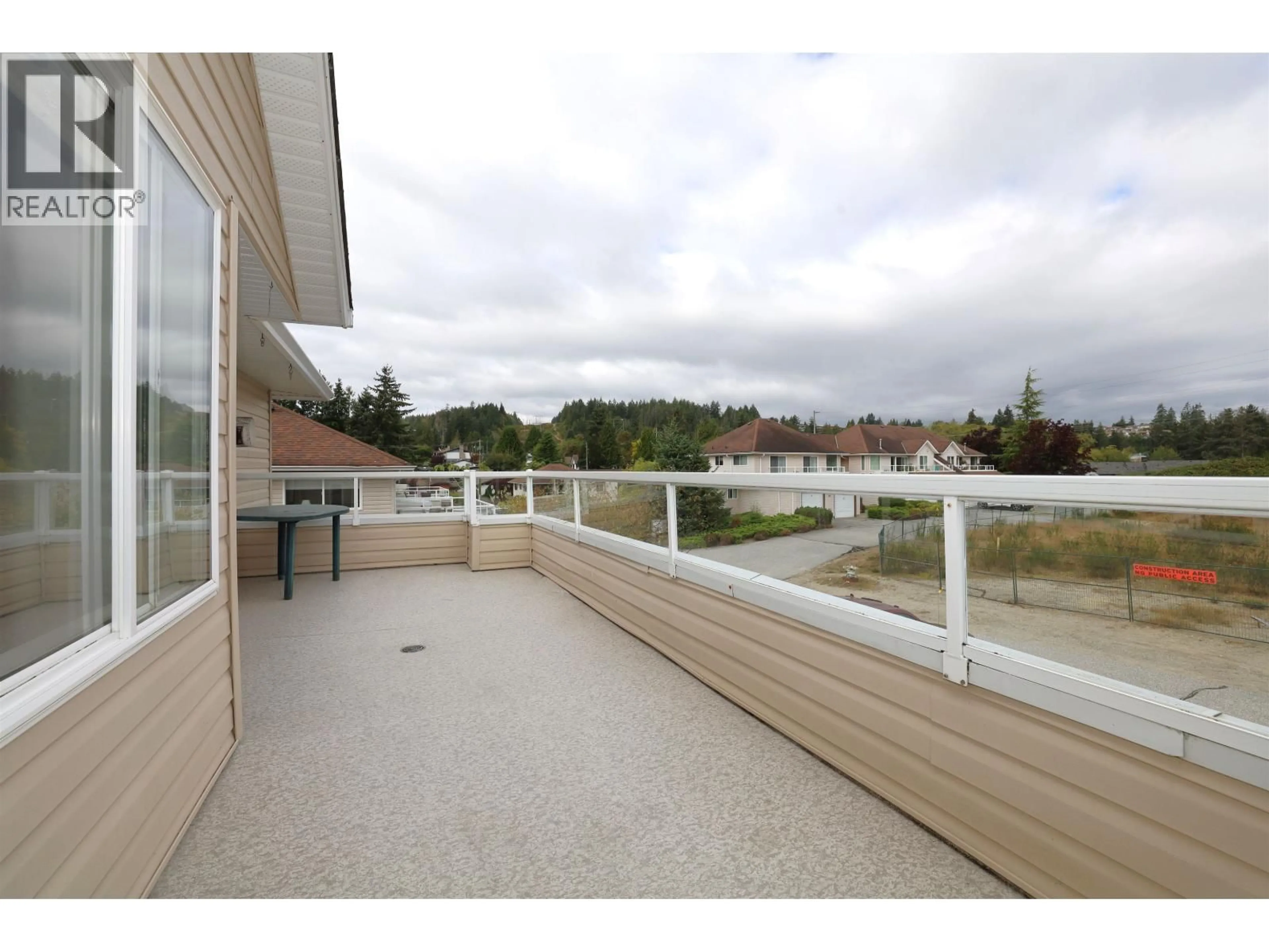 Patio, water/lake/river/ocean view for 28 - 5610 TRAIL AVENUE, Sechelt British Columbia V0N3A3