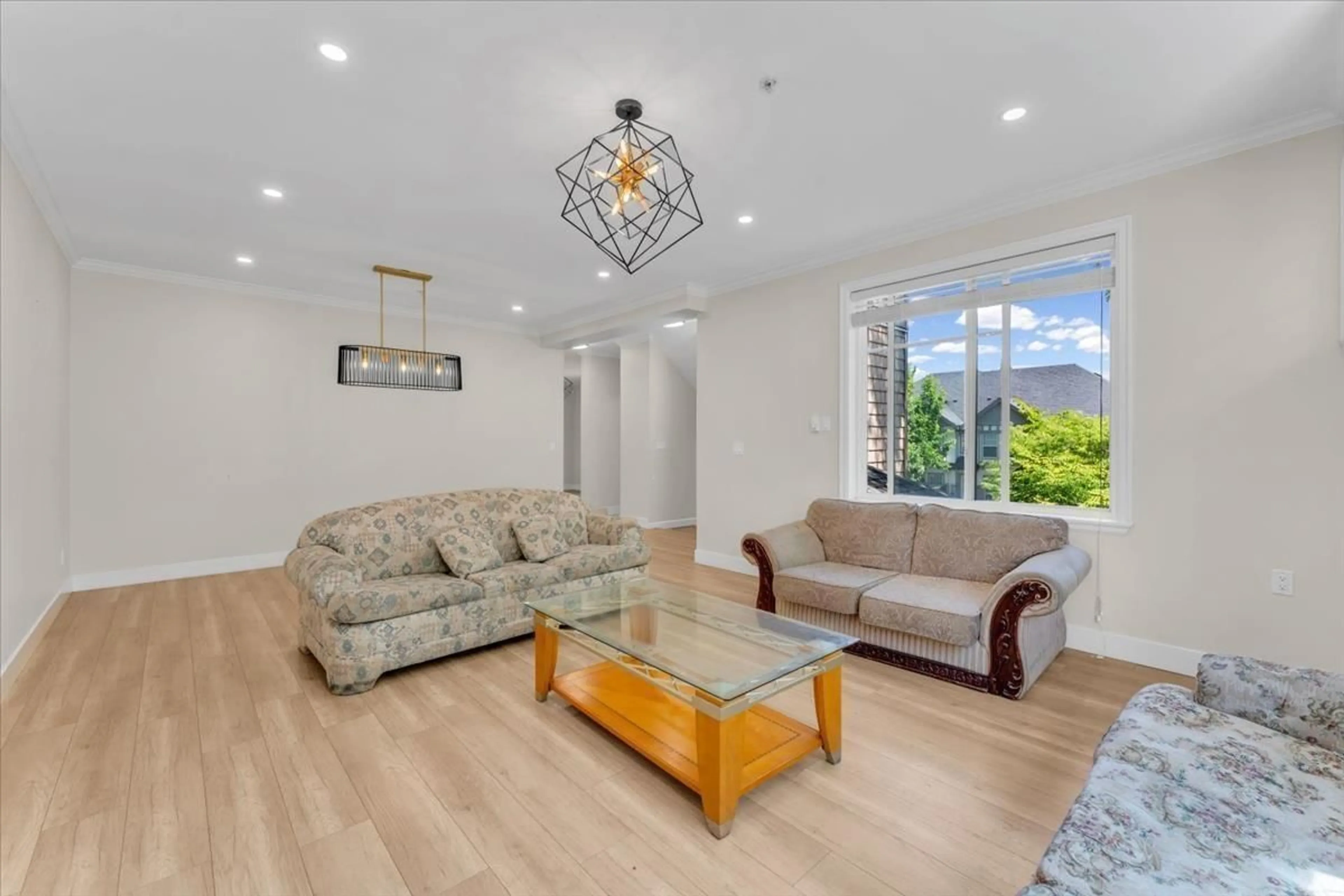 Living room with furniture, unknown for 52 - 8633 159, Surrey British Columbia V4N5W1