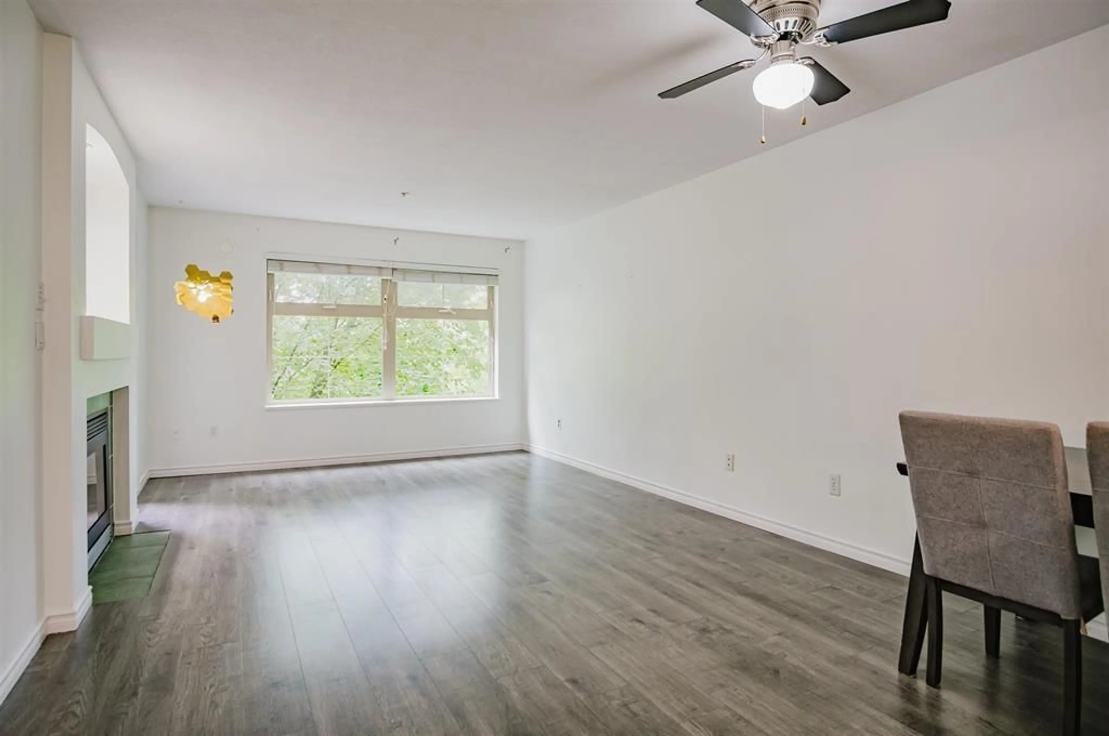 A pic of a room for 307 - 15210 GUILDFORD, Surrey British Columbia V3R0X7