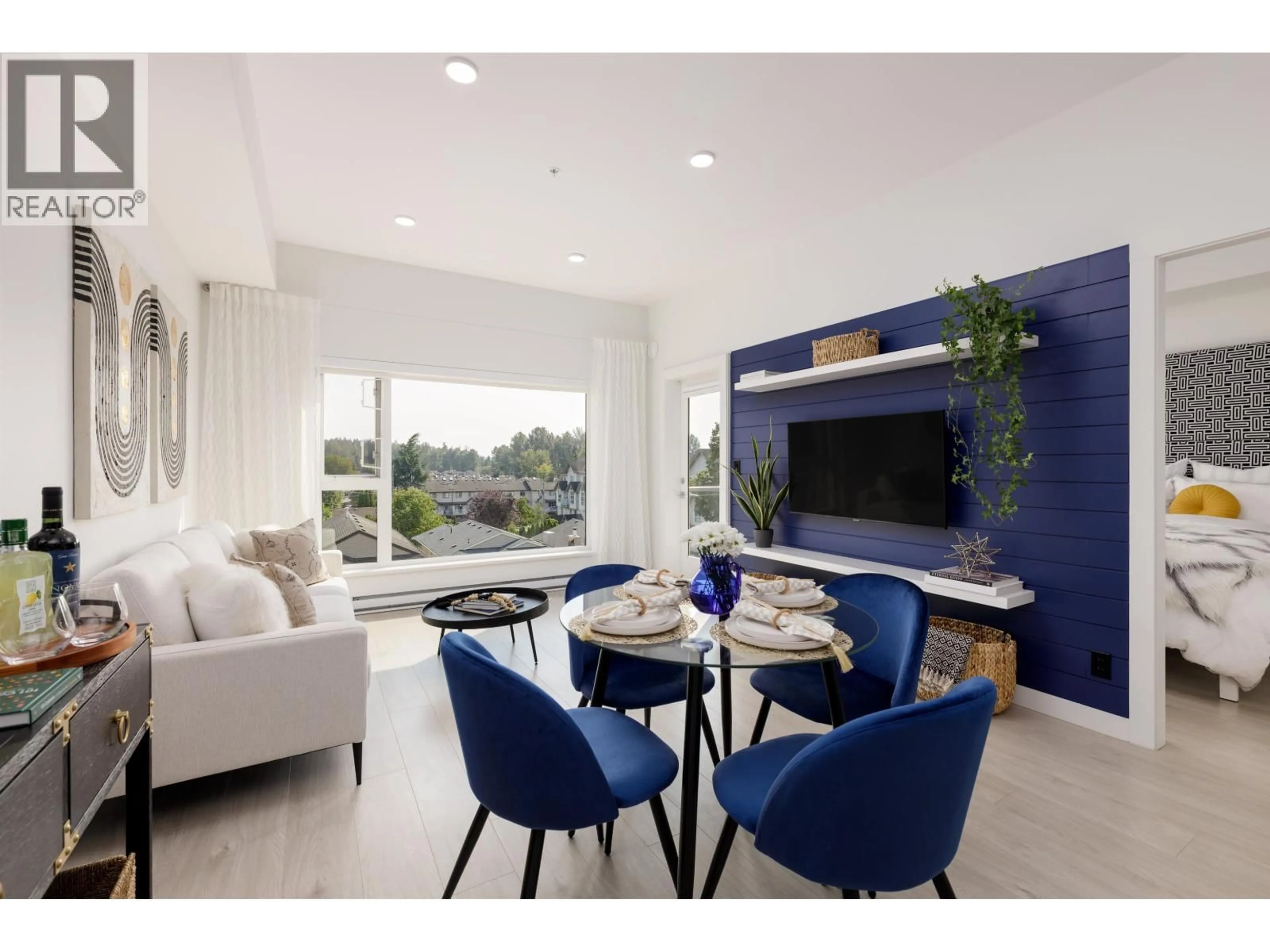 Living room with furniture, unknown for 411 - 2345 RINDALL AVENUE, Port Coquitlam British Columbia V3C1V3