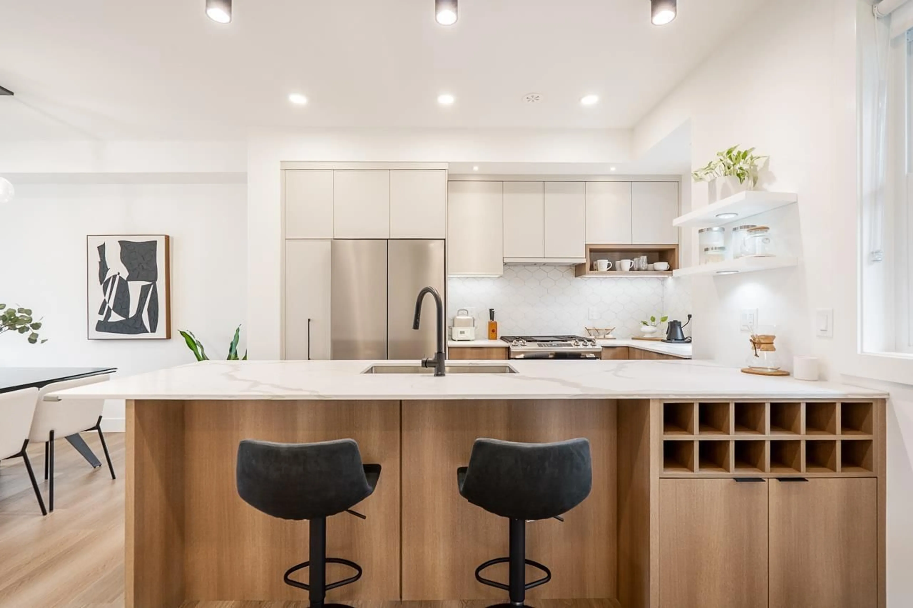 Contemporary kitchen, unknown for 19 - 2350 165, Surrey British Columbia V3Z1J9