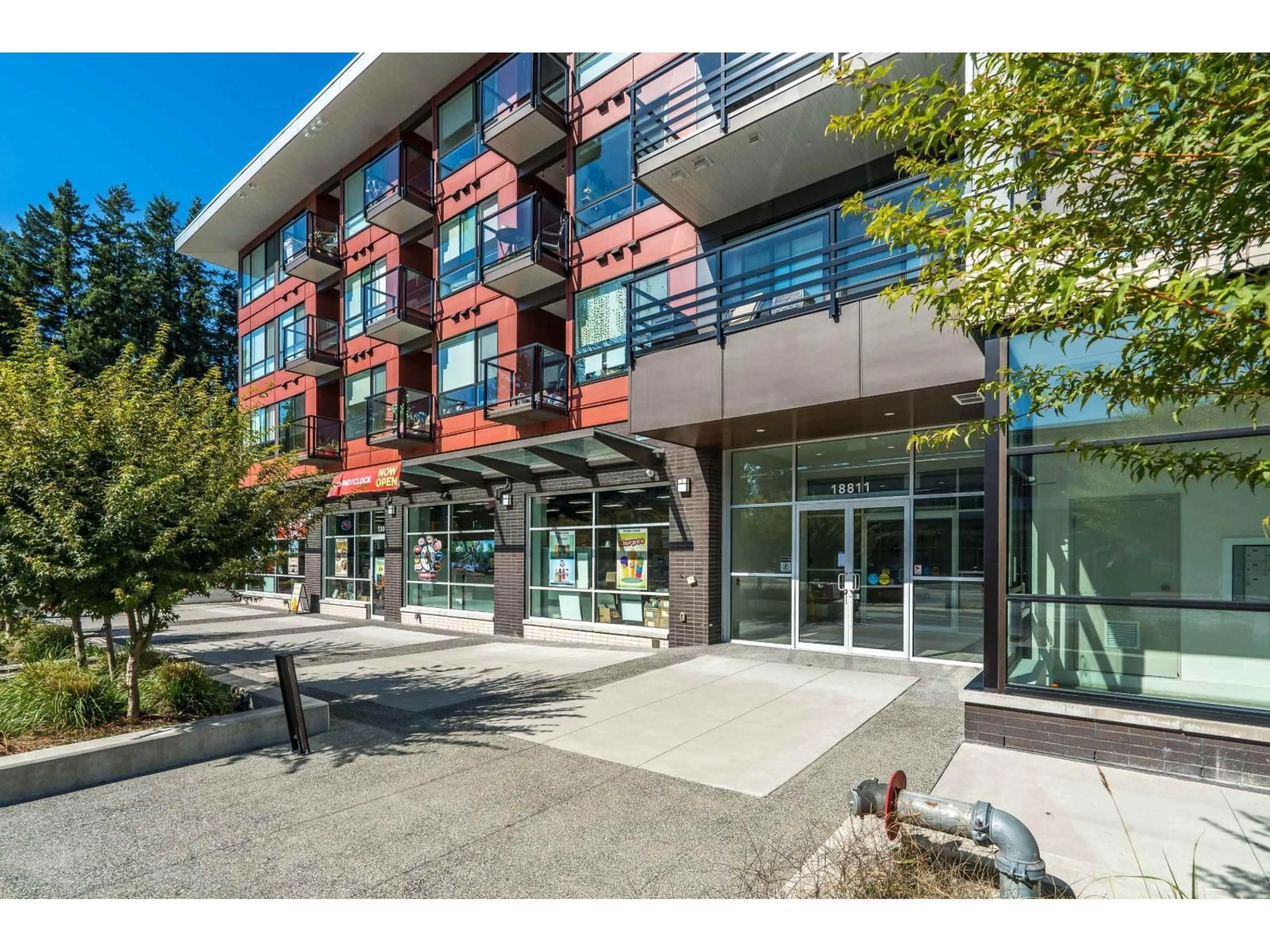 Indoor foyer for 414 - 18811 72, Surrey British Columbia V4N6W7