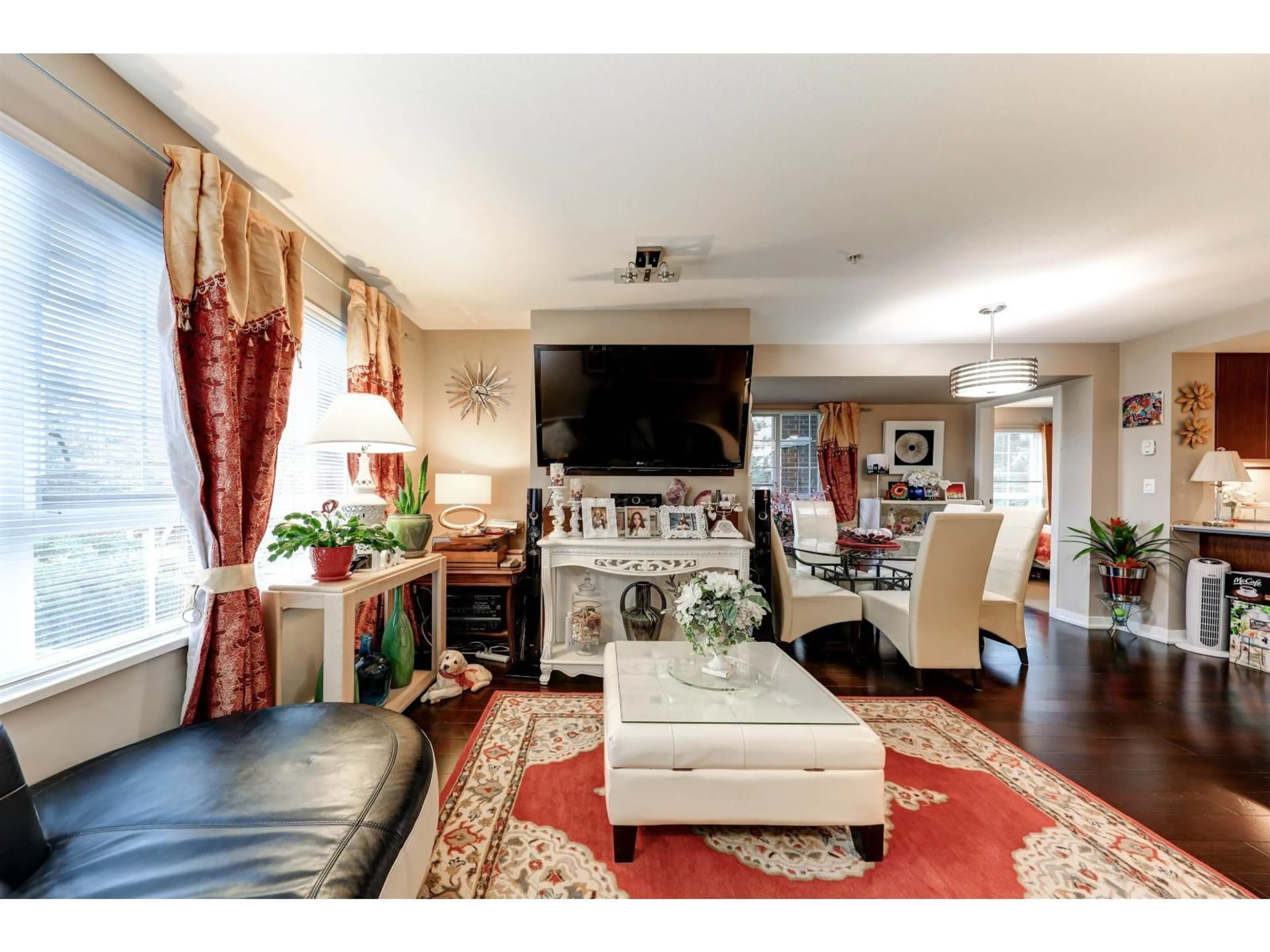 Living room with furniture, unknown for 205 - 2940 KING GEORGE, Surrey British Columbia V3Z0M8