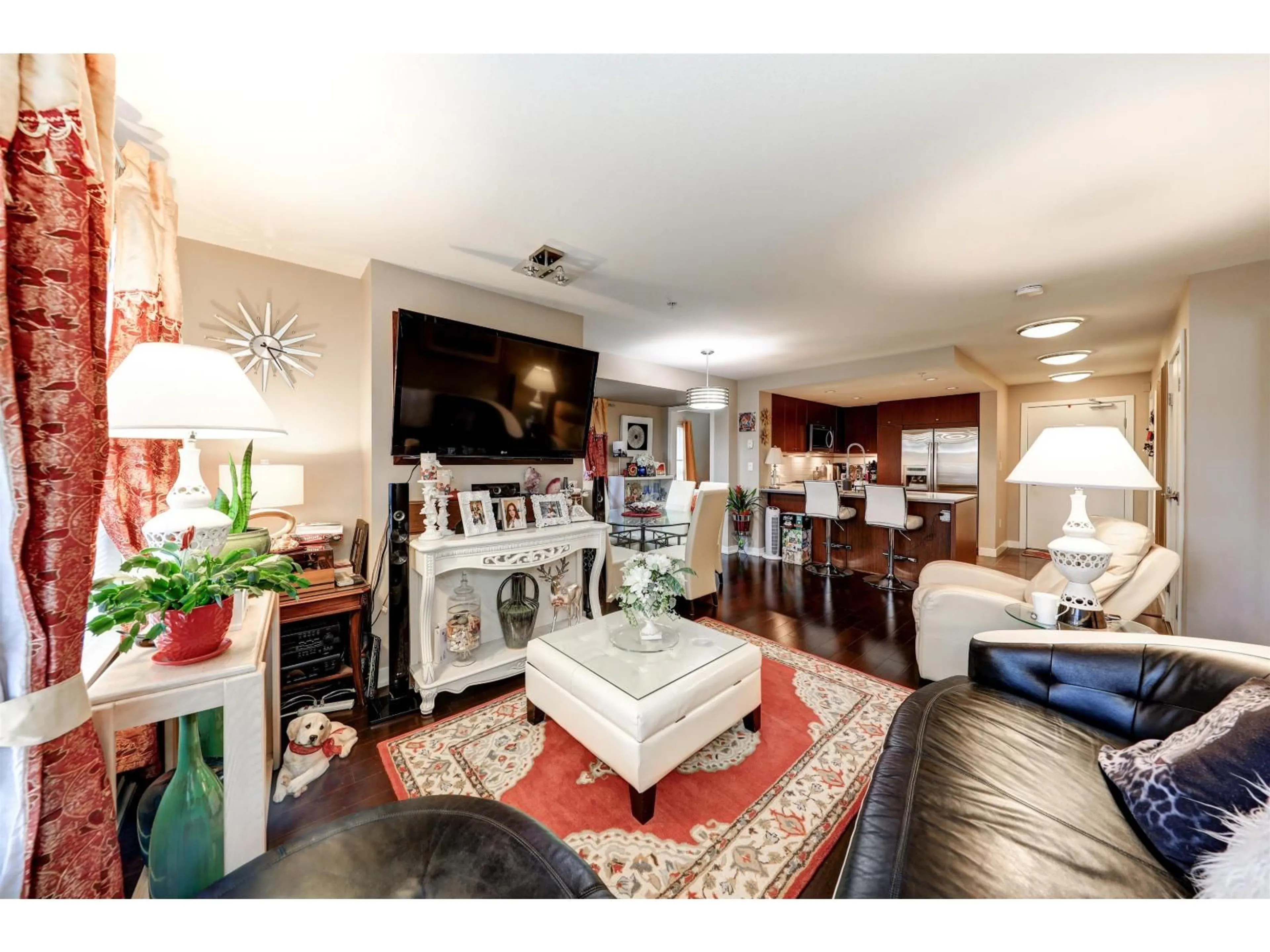 Living room with furniture, unknown for 205 - 2940 KING GEORGE, Surrey British Columbia V3Z0M8