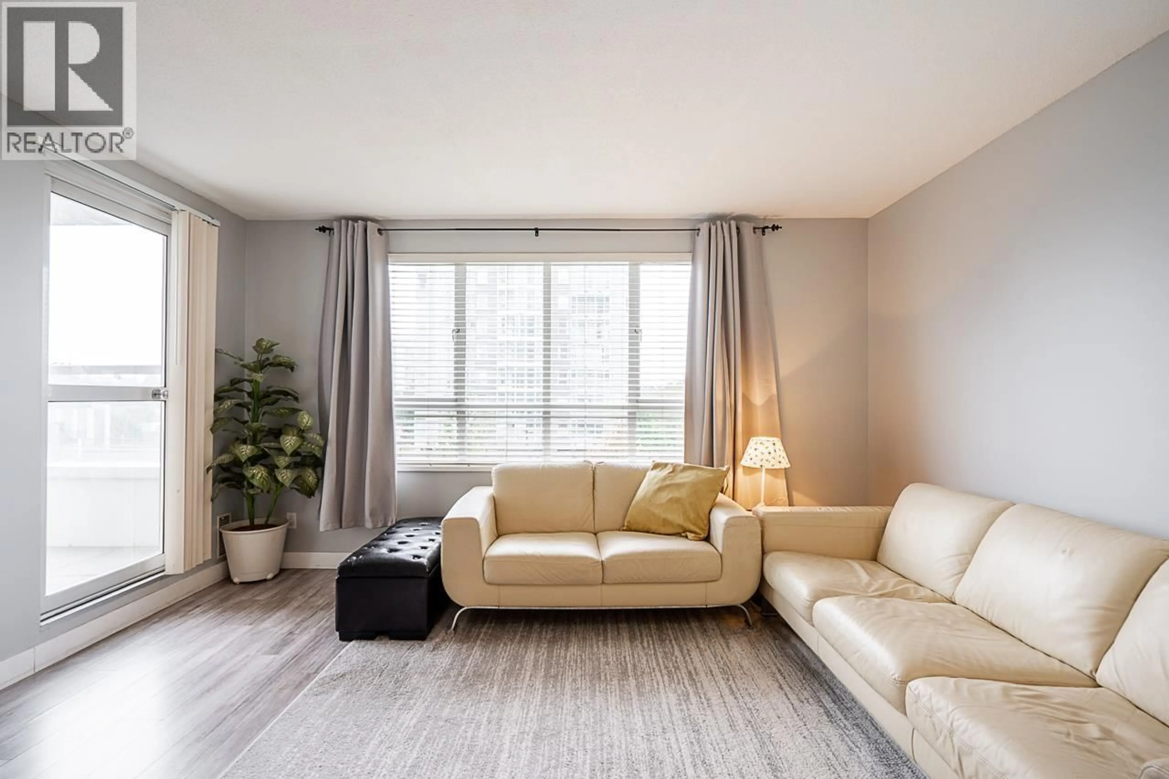 Living room with furniture, unknown for 502 - 3455 ASCOT PLACE, Vancouver British Columbia V5R6B7