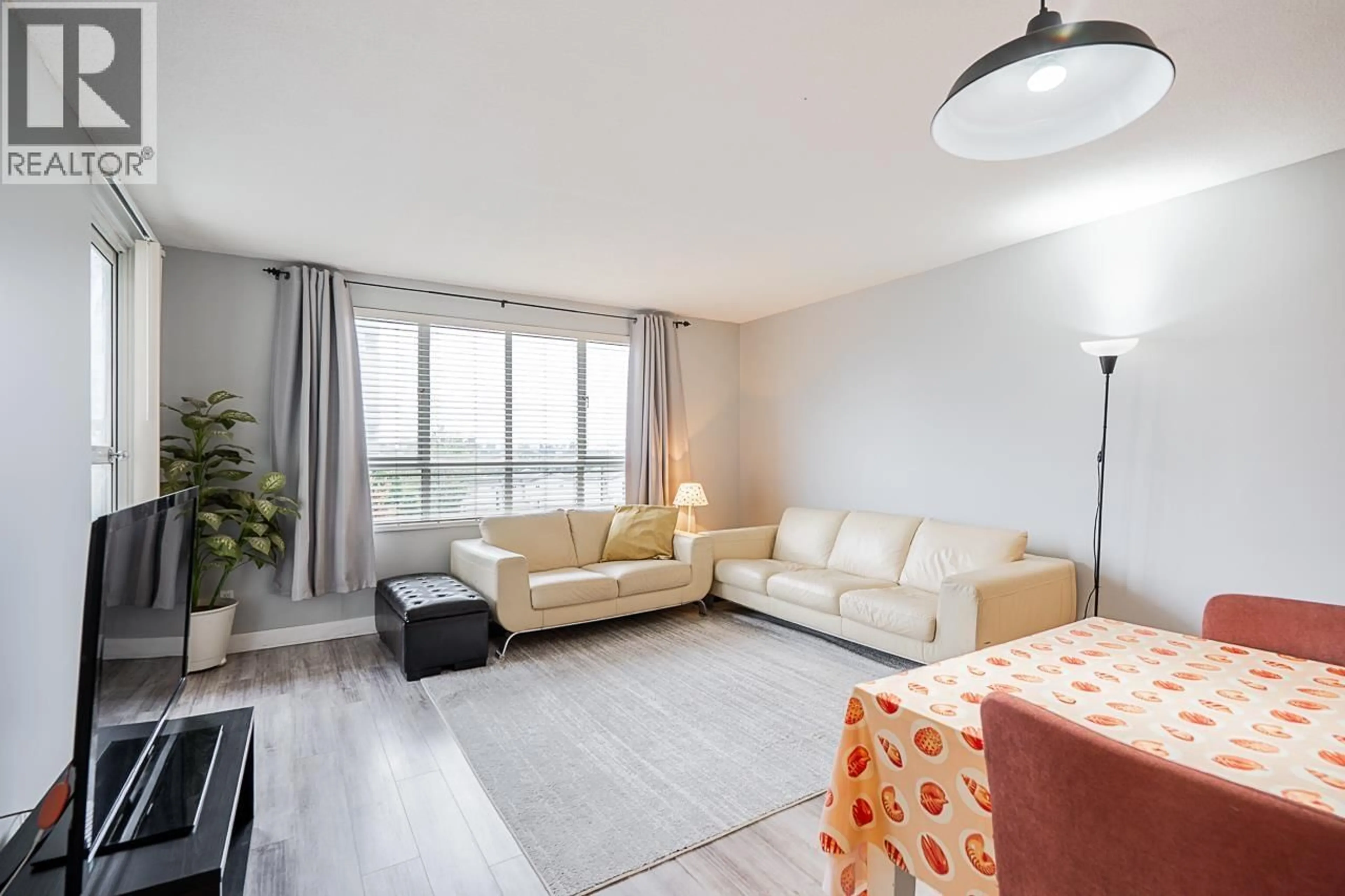 Living room with furniture, unknown for 502 - 3455 ASCOT PLACE, Vancouver British Columbia V5R6B7