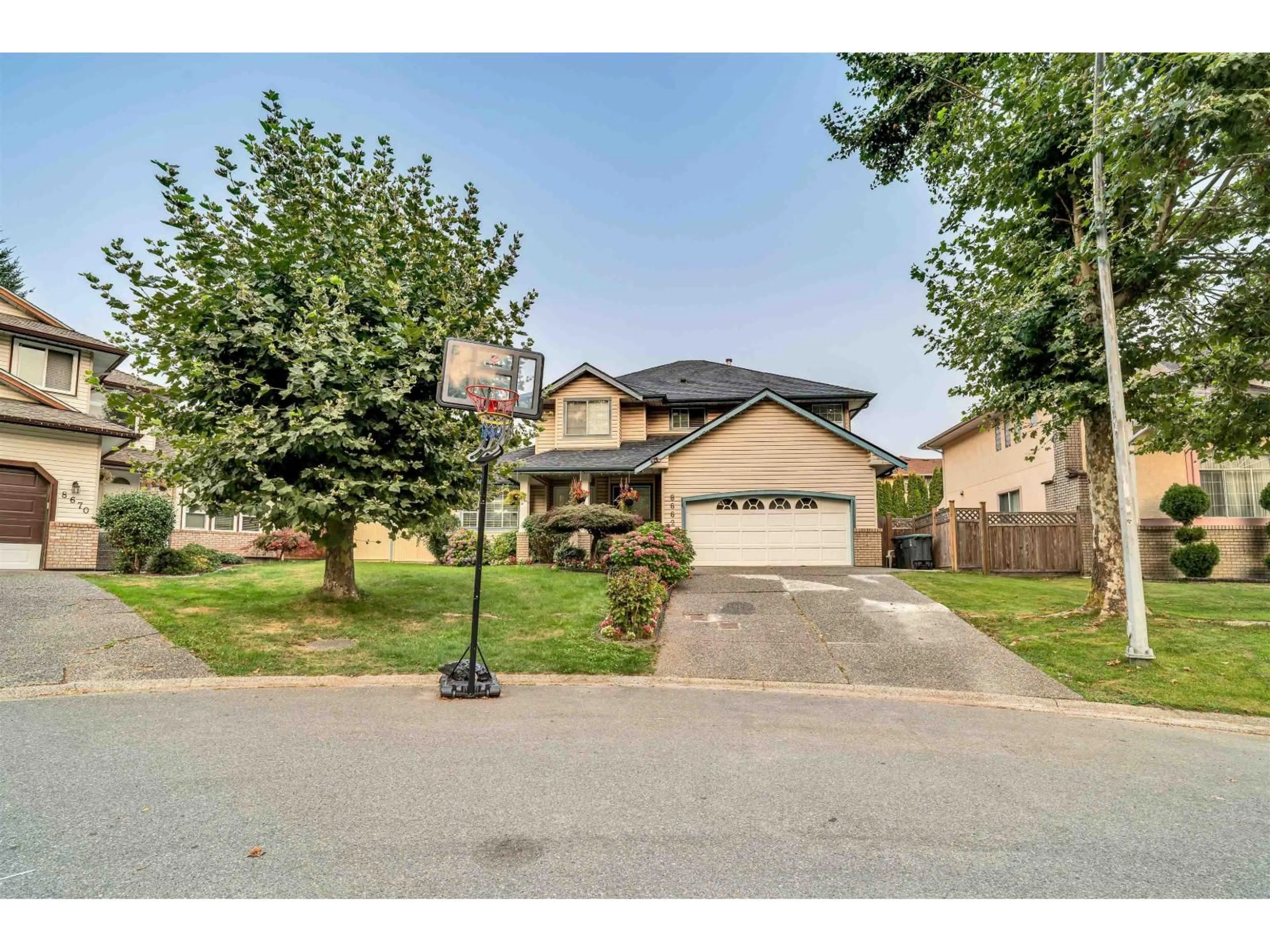 A pic from outside/outdoor area/front of a property/back of a property/a pic from drone, street for 8662 141B, Surrey British Columbia V3W0S3
