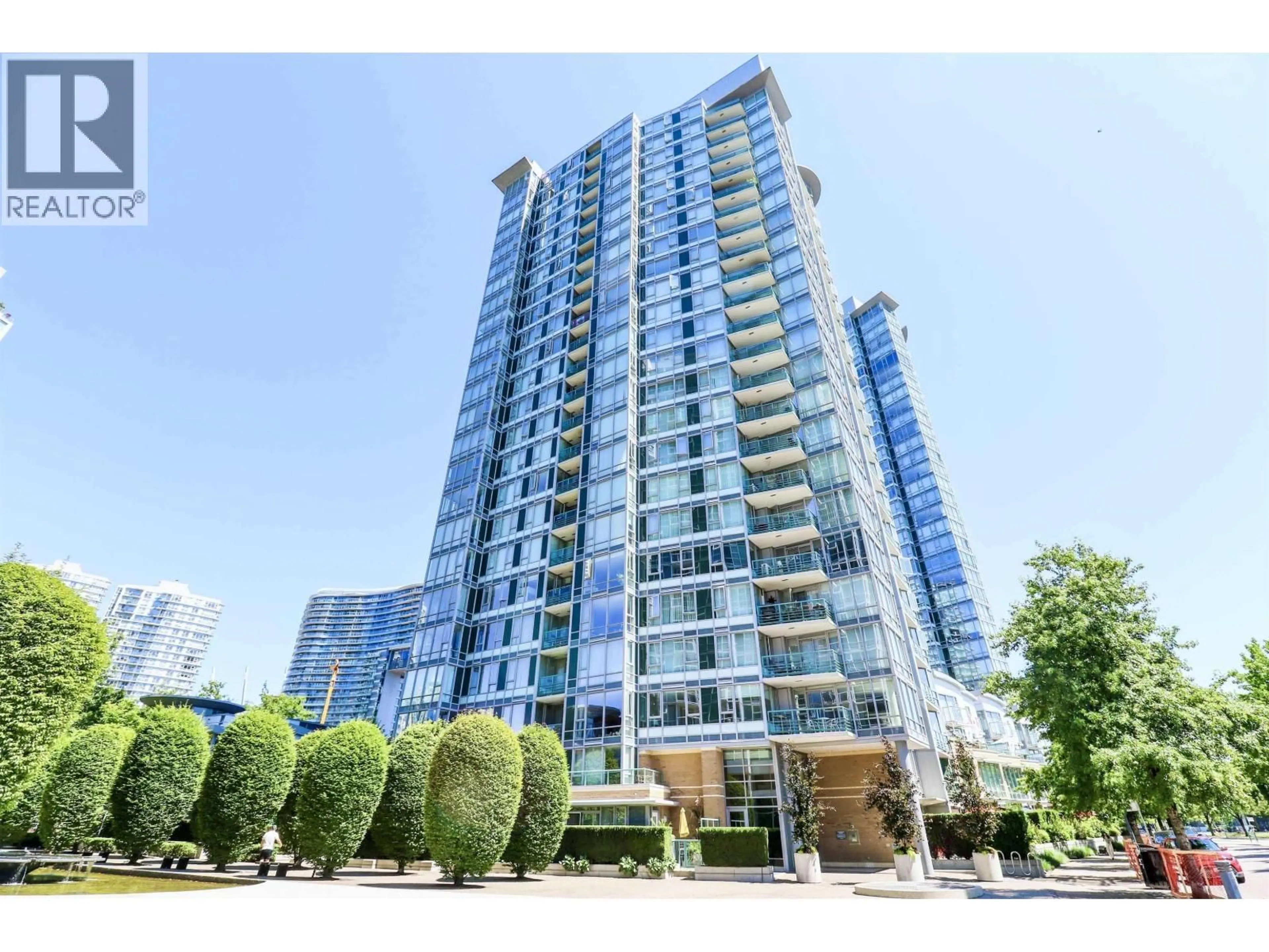 Indoor foyer for 707 - 1067 MARINASIDE CRESCENT, Vancouver British Columbia V6Z3A4