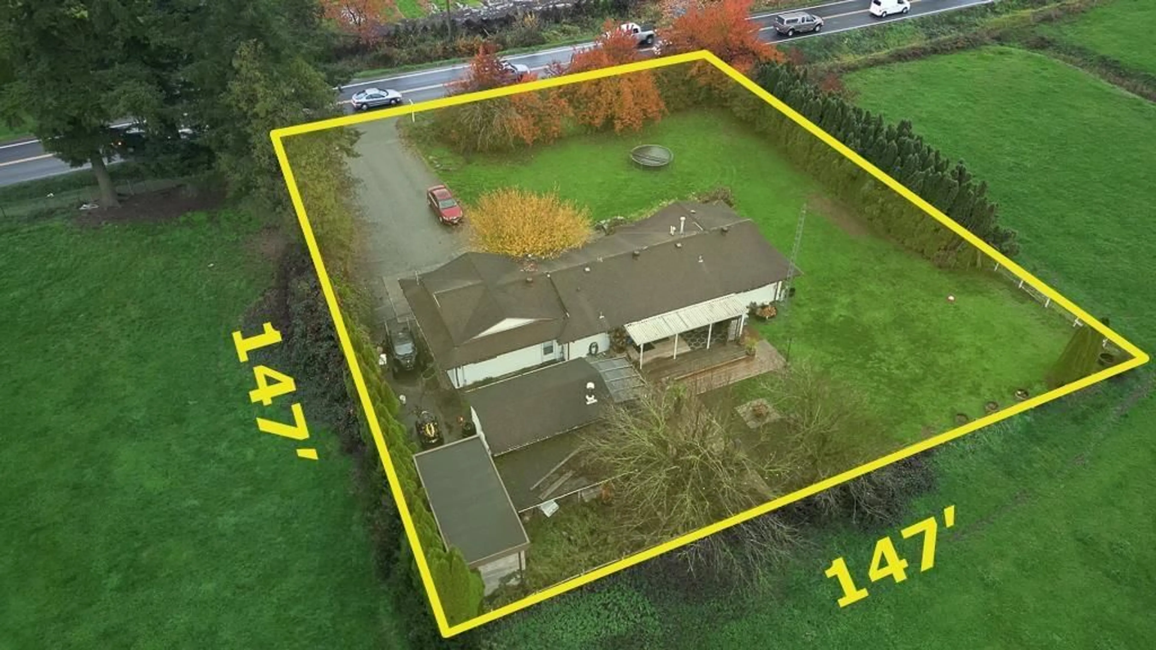 A pic from outside/outdoor area/front of a property/back of a property/a pic from drone, building for 28712 58, Abbotsford British Columbia V4X2P6