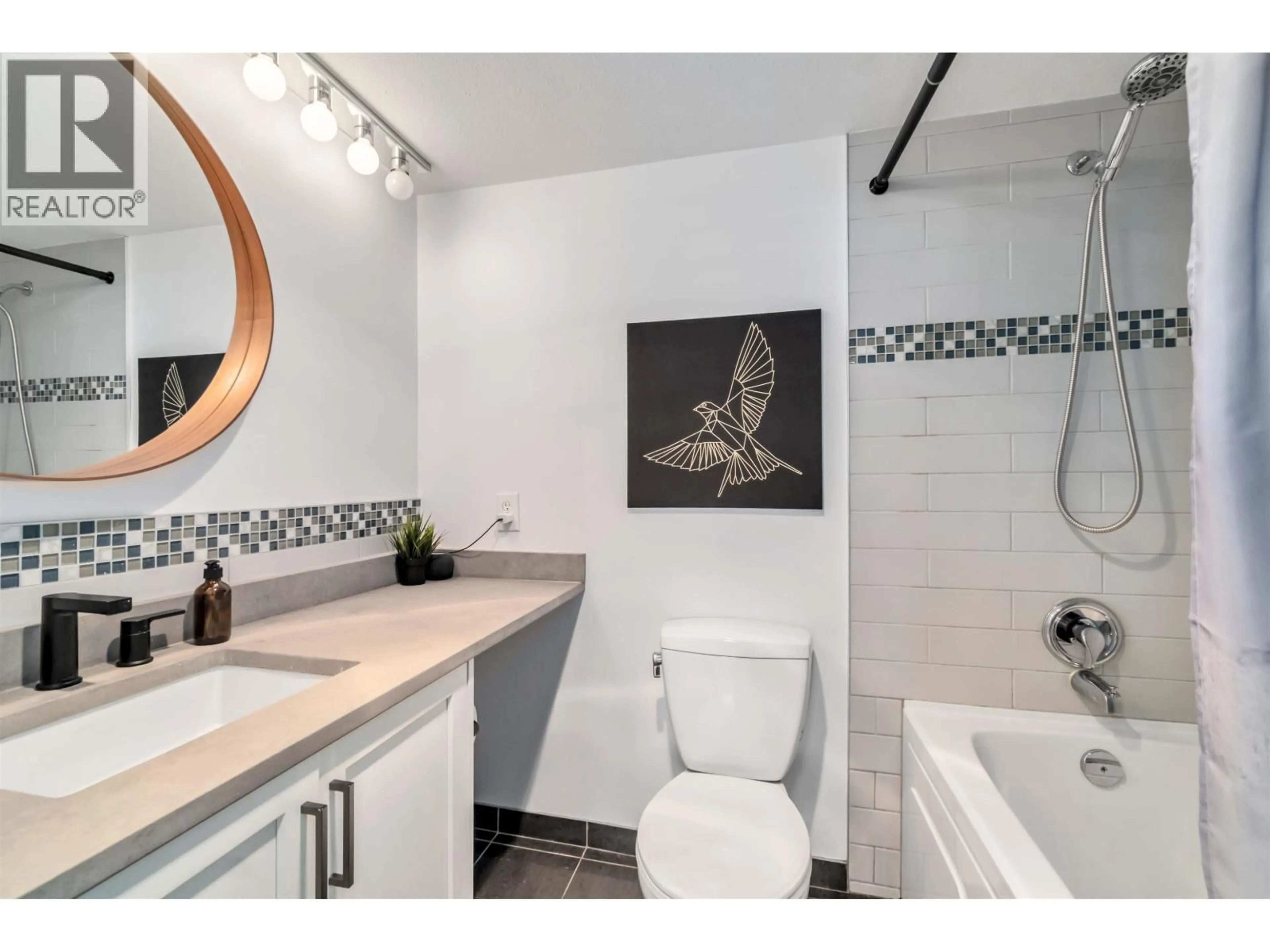 Standard bathroom, ceramic/tile floor for 405 - 1045 QUAYSIDE DRIVE, New Westminster British Columbia V3M6C9
