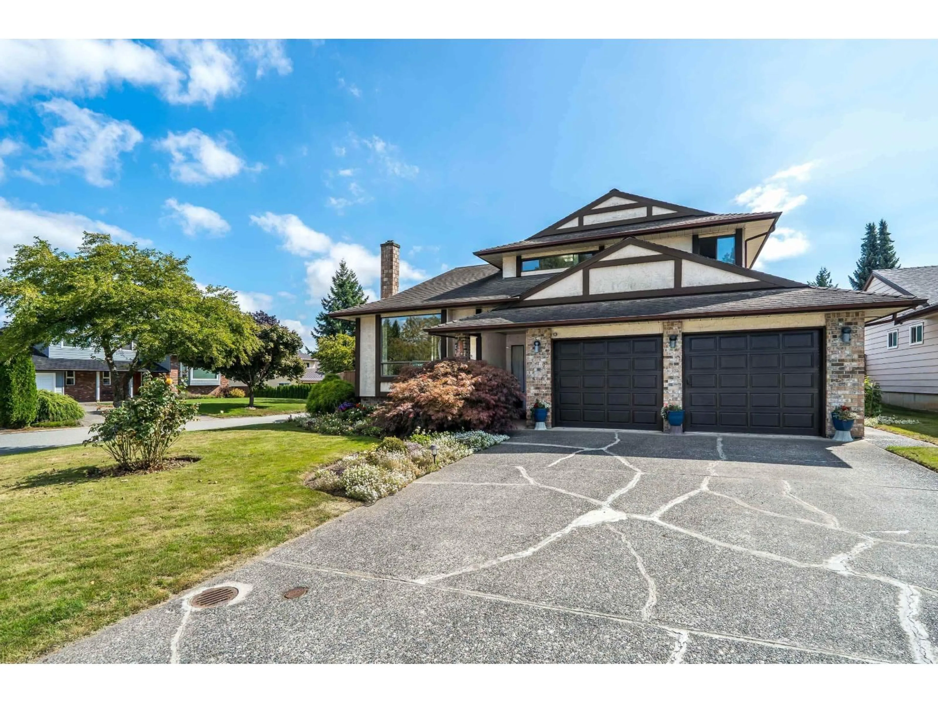 A pic from outside/outdoor area/front of a property/back of a property/a pic from drone, street for 2080 156A, Surrey British Columbia V4A6S3