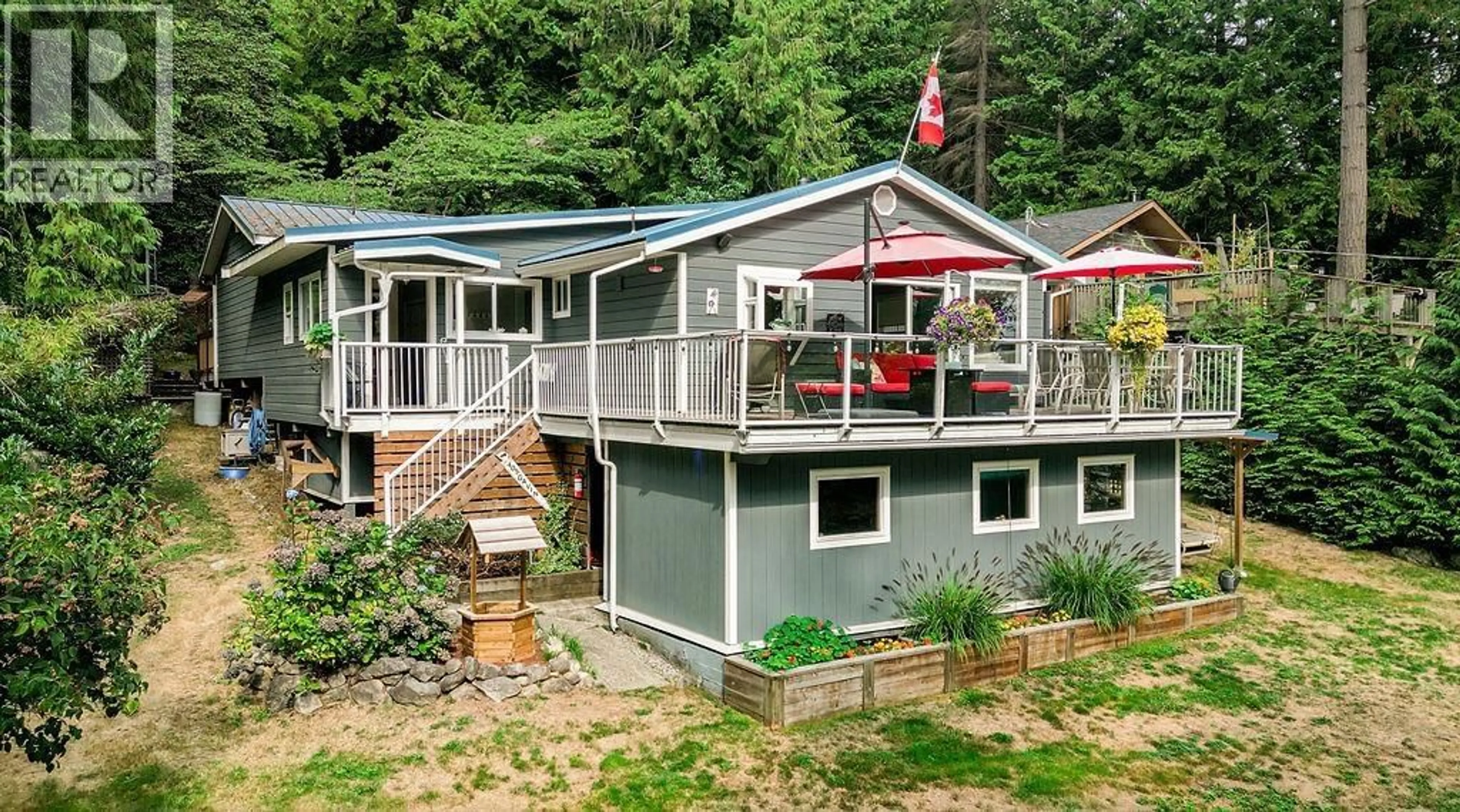 Home with vinyl exterior material, water/lake/river/ocean view for 405 GAVIN ROAD, Keats Island British Columbia V0N1V0