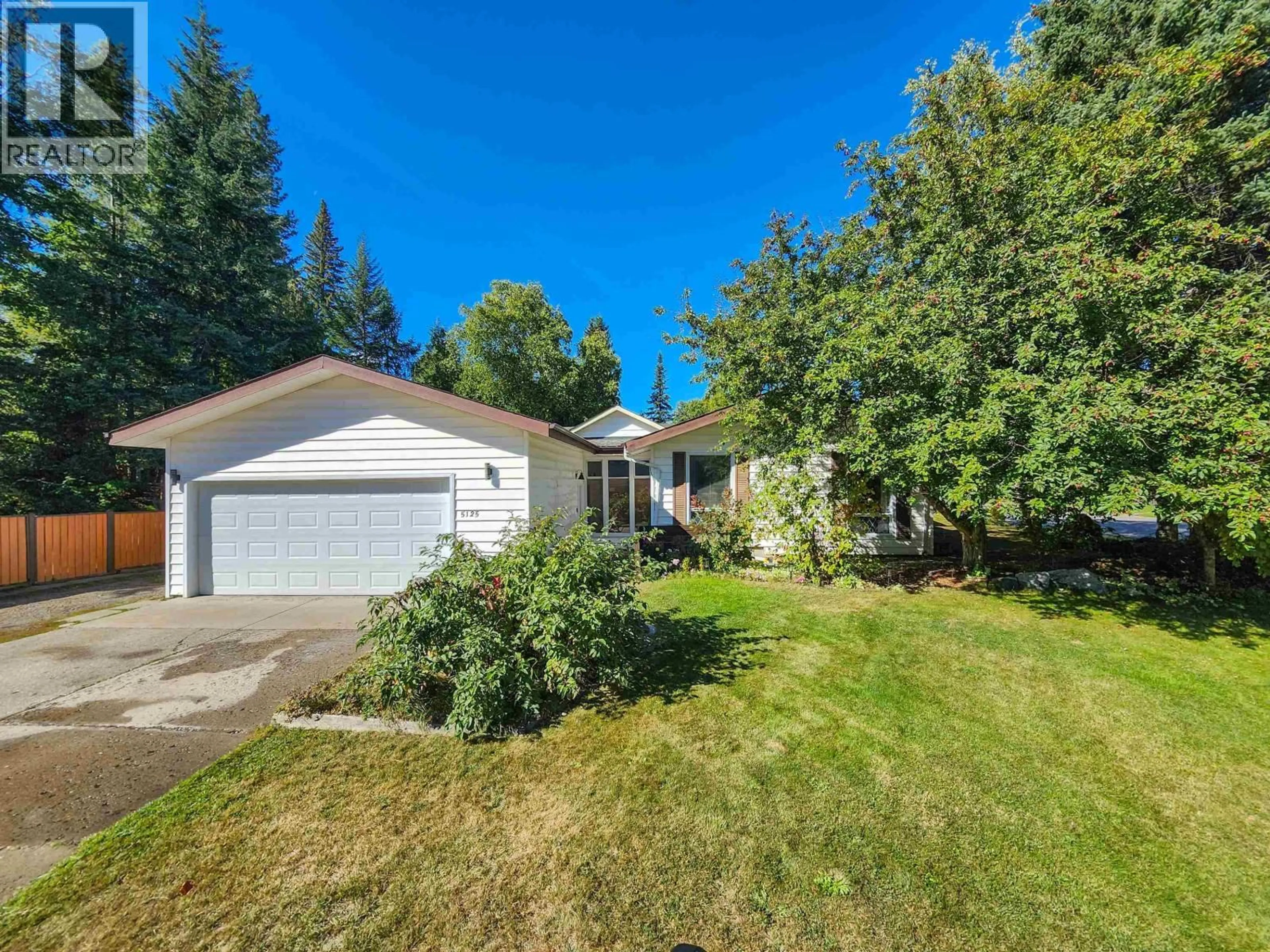 A pic from outside/outdoor area/front of a property/back of a property/a pic from drone, street for 5125 SIMON FRASER AVENUE, Prince George British Columbia V2N2B7