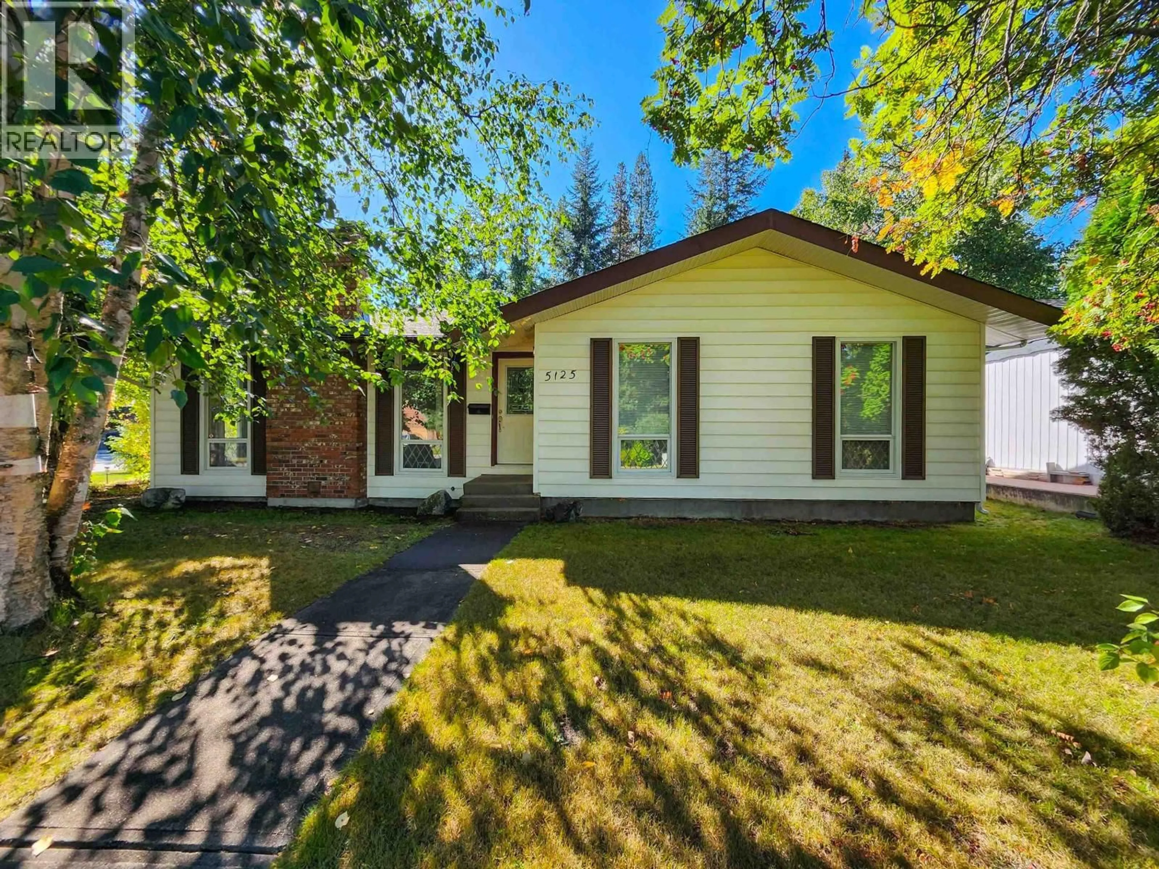 A pic from outside/outdoor area/front of a property/back of a property/a pic from drone, street for 5125 SIMON FRASER AVENUE, Prince George British Columbia V2N2B7