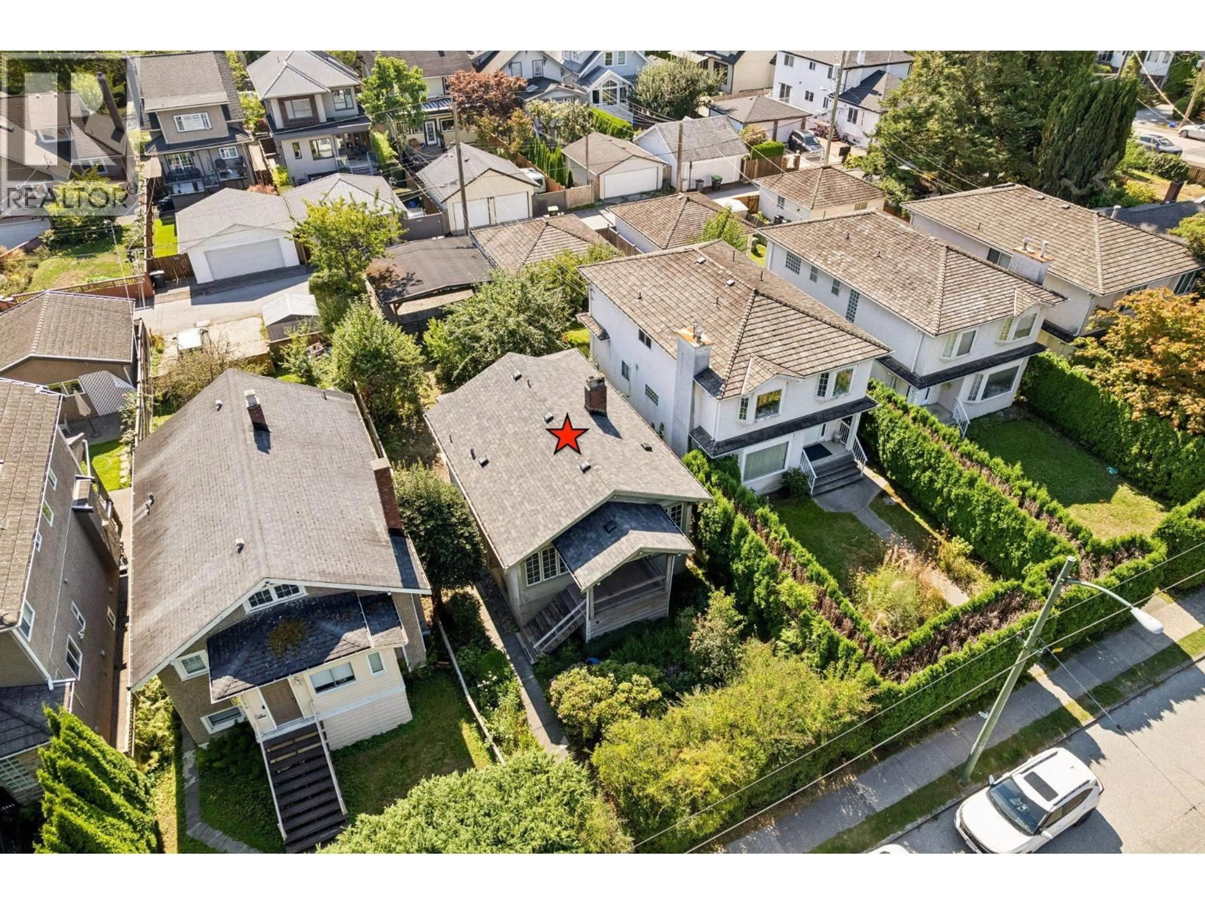 A pic from outside/outdoor area/front of a property/back of a property/a pic from drone, street for 2746 WEST 41ST, Vancouver British Columbia V6N3C4