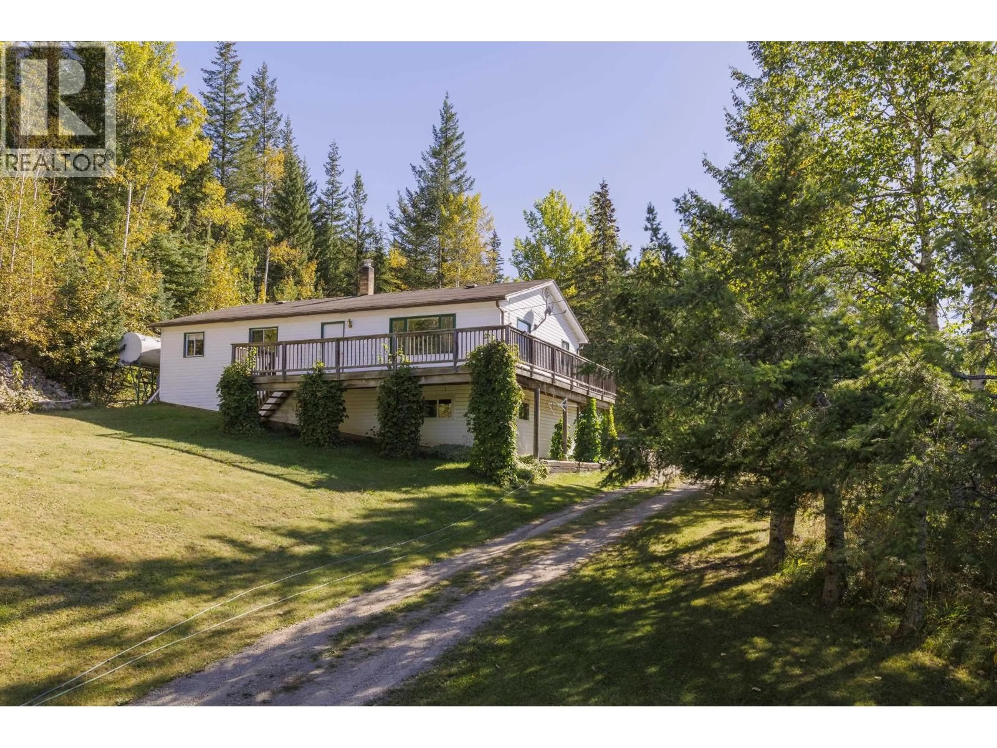 A pic from outside/outdoor area/front of a property/back of a property/a pic from drone, unknown for 4706 MOUNTAIN VIEW ROAD, McBride British Columbia V0J2E0