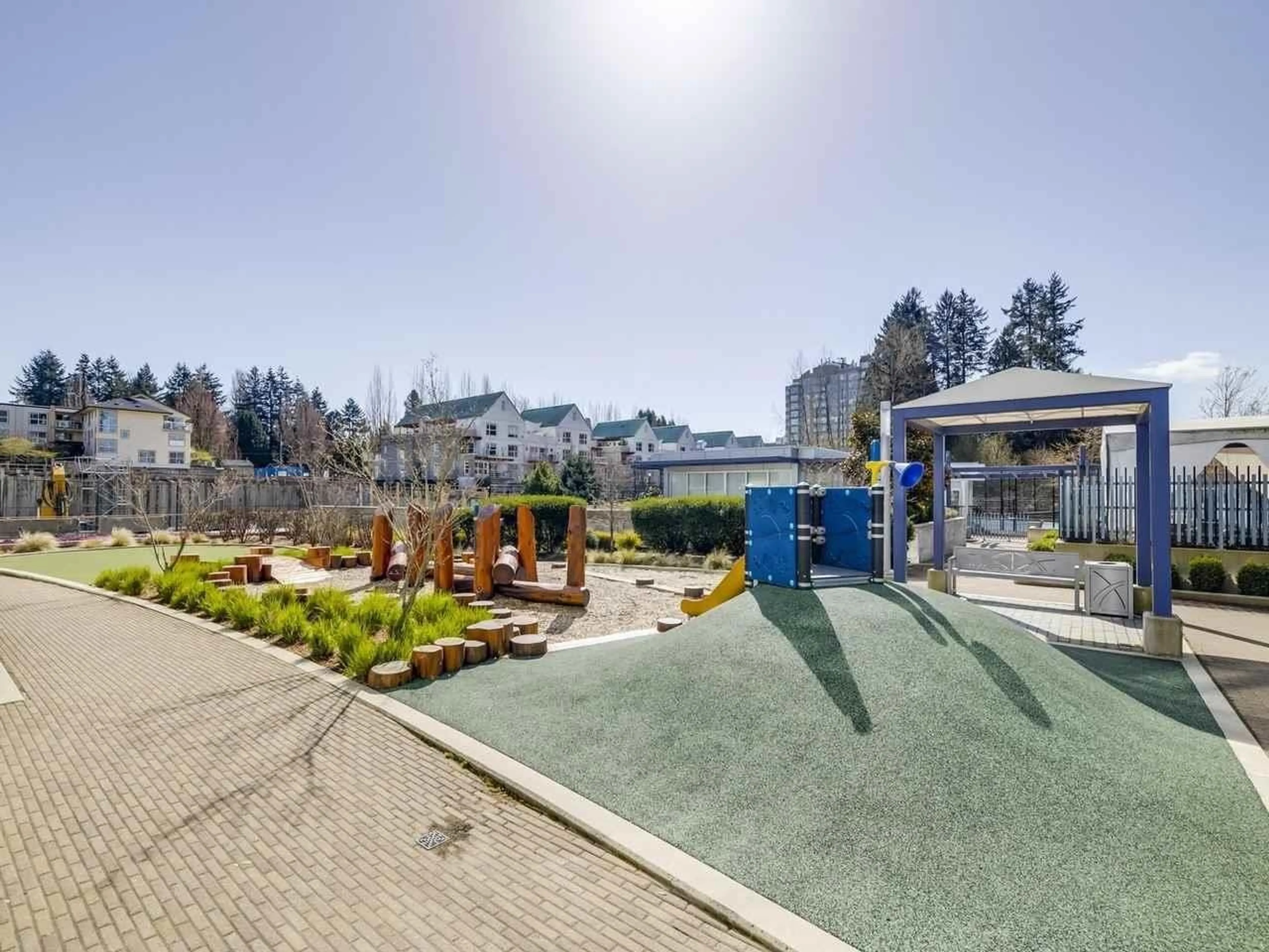 Patio, mountain view for 3307 - 13696 100, Surrey British Columbia V3T0L5
