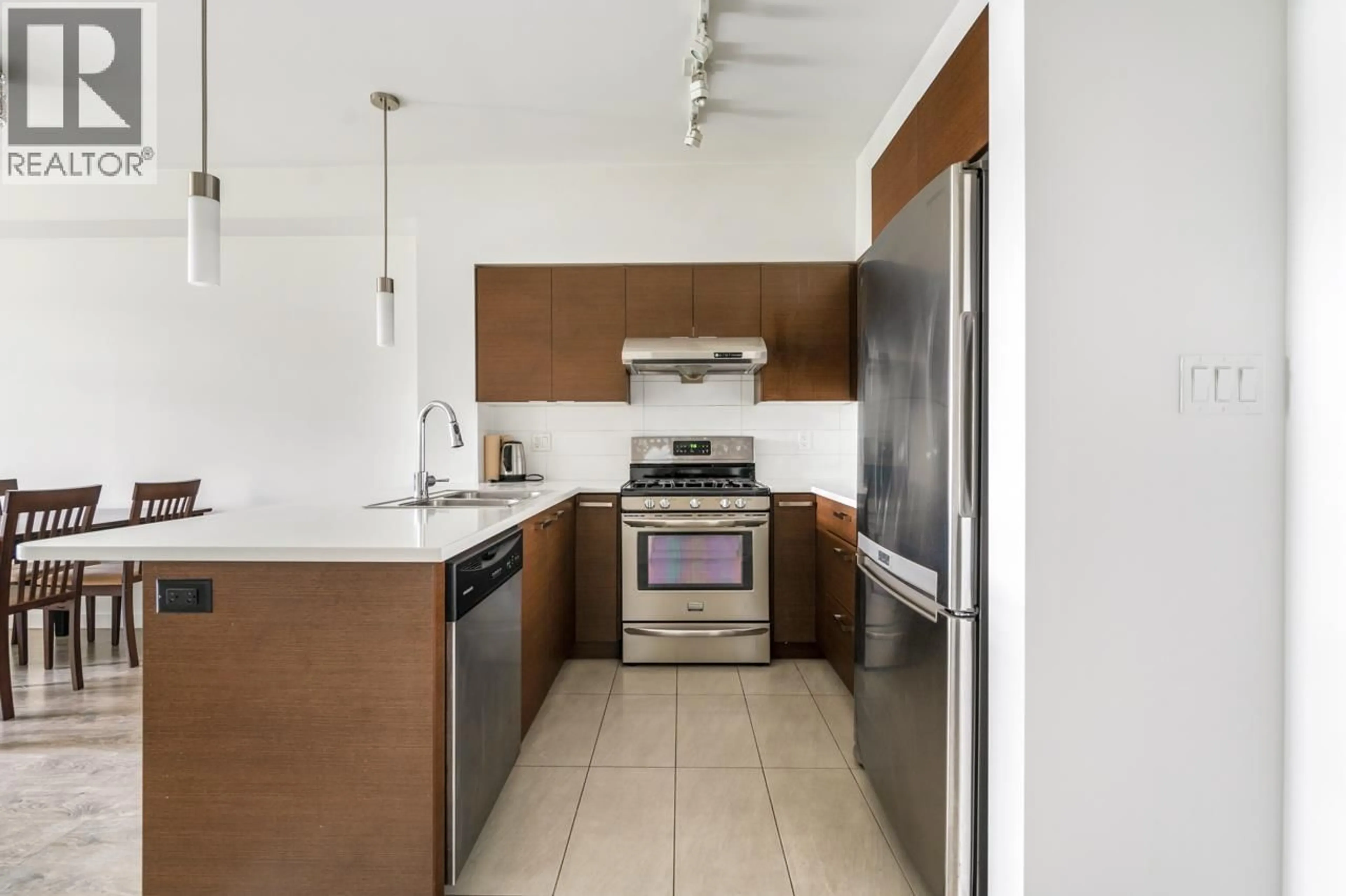Standard kitchen, unknown for 220 - 10880 NO. 5 ROAD, Richmond British Columbia V6W0B3