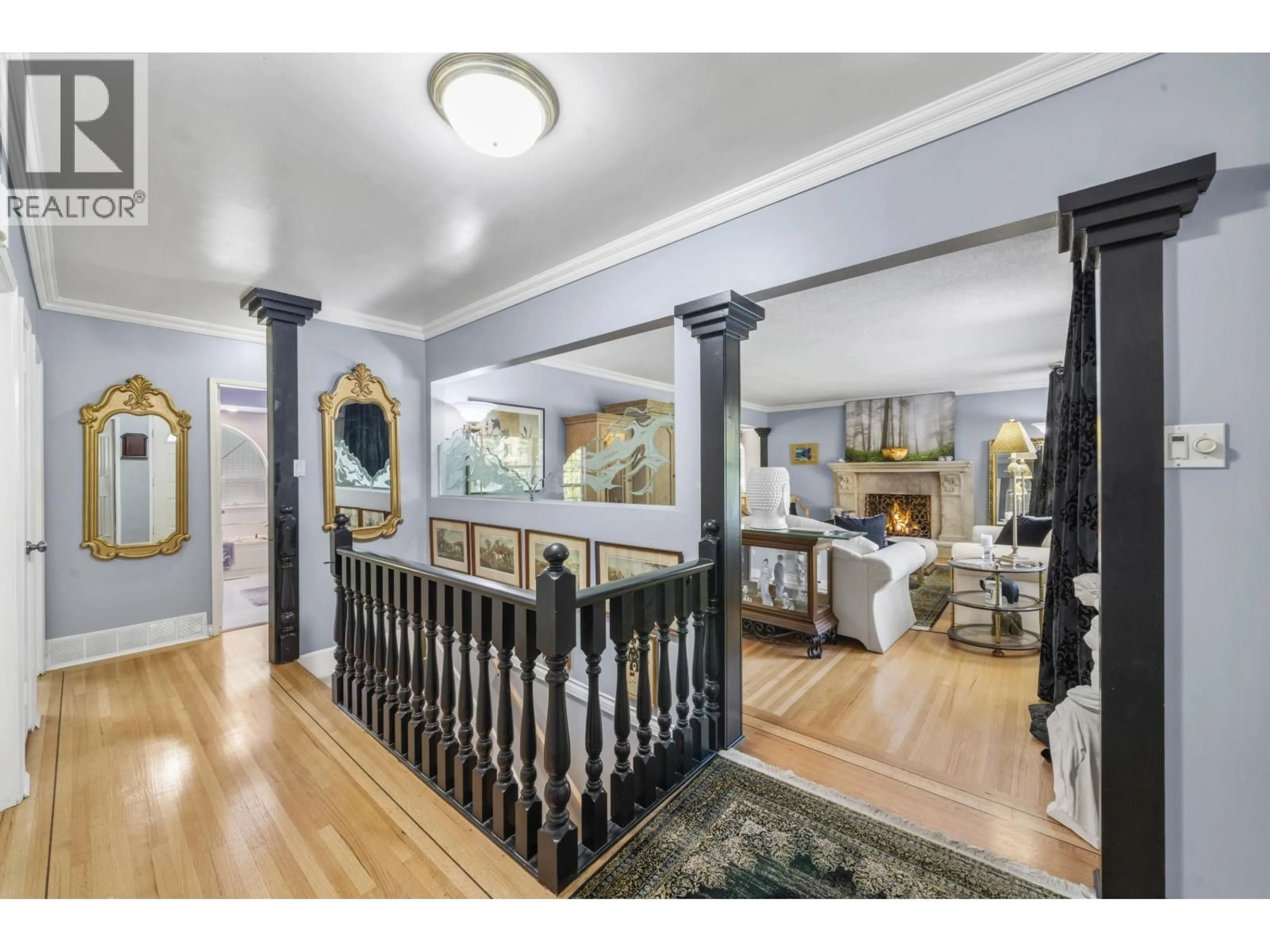 Indoor foyer for 605 VICTOR STREET, Coquitlam British Columbia V3J3V4