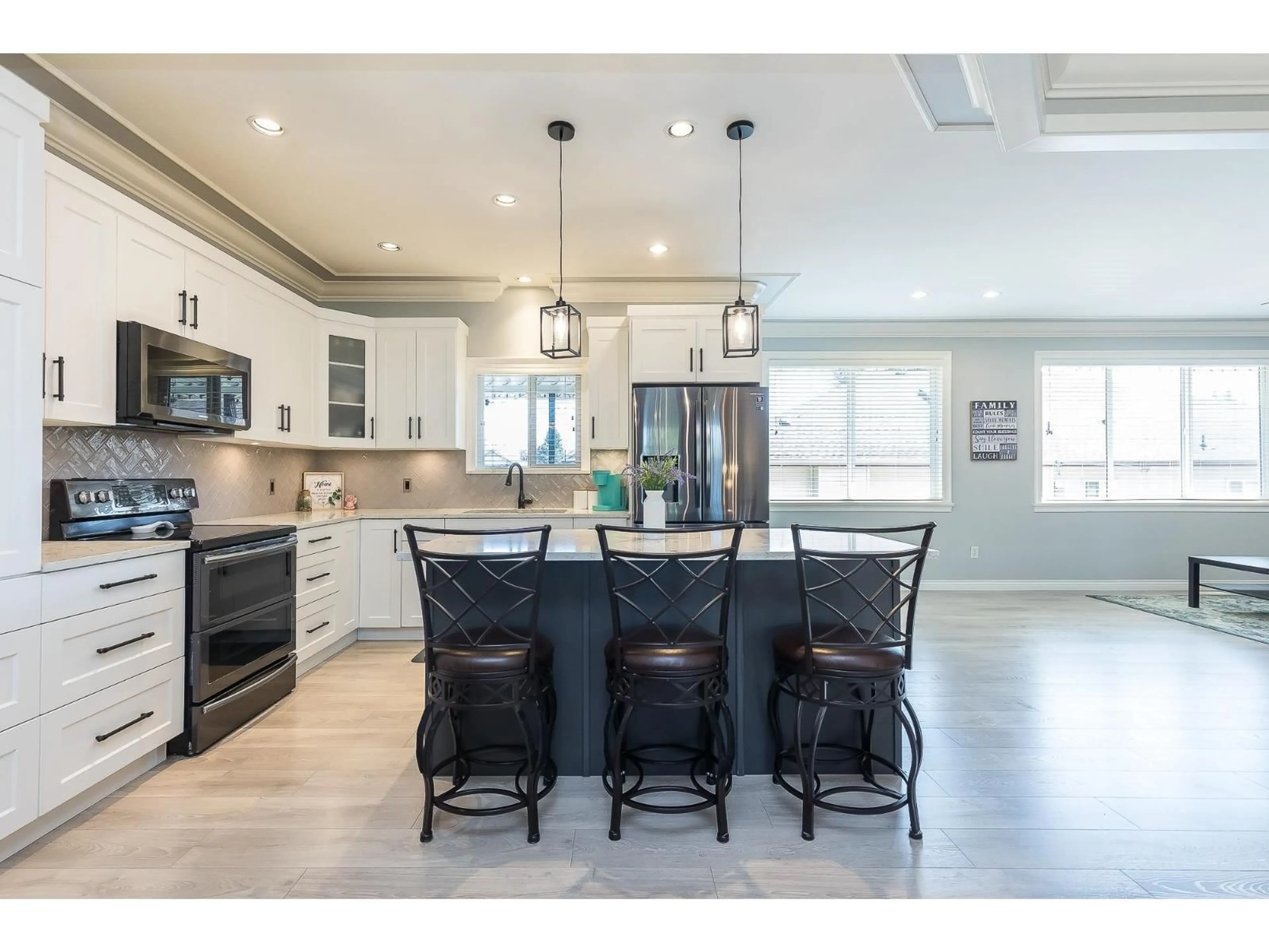 Open concept kitchen, unknown for 8434 FENNELL, Mission British Columbia V4S1M5