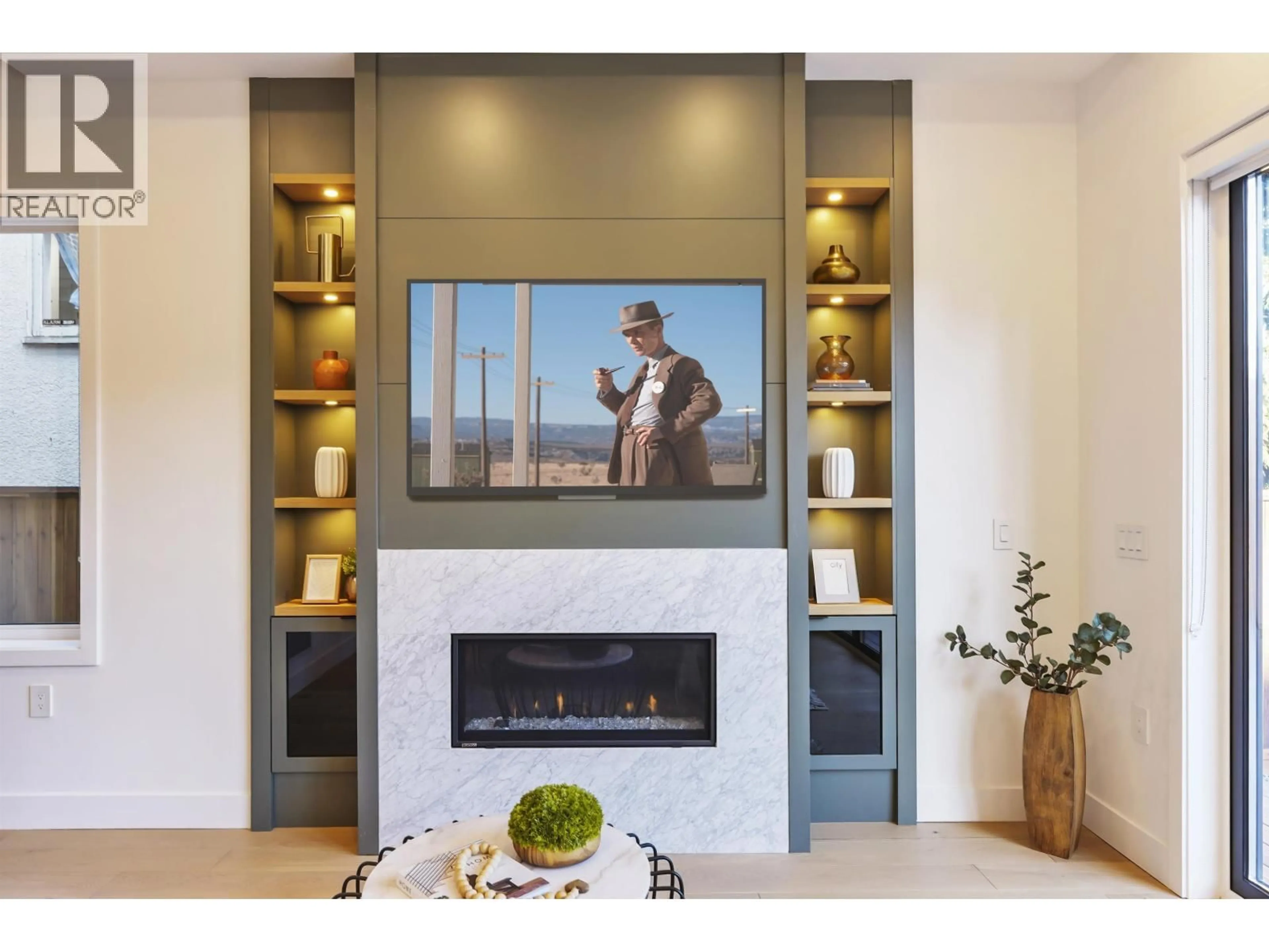 Home theater for 2 - 1322 13TH AVENUE, Vancouver British Columbia V5N2B6