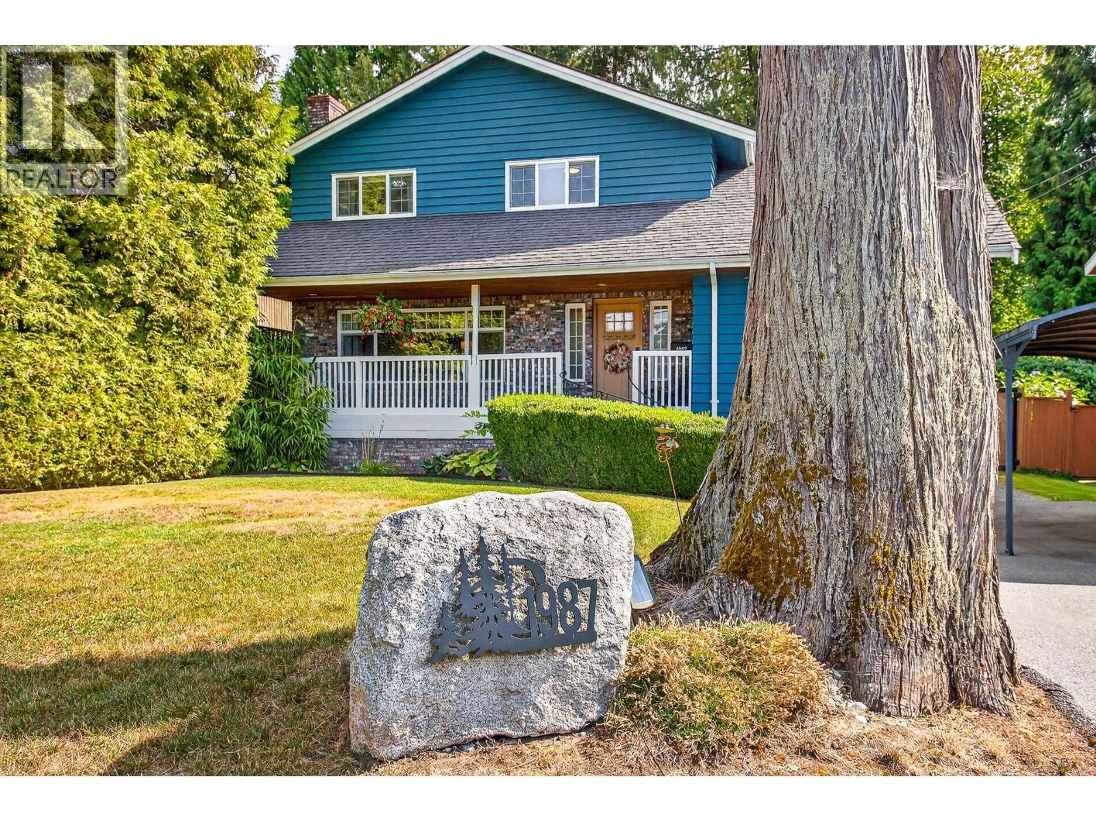 Home with vinyl exterior material, street for 1987 CUSTER COURT, Coquitlam British Columbia V3J6R2