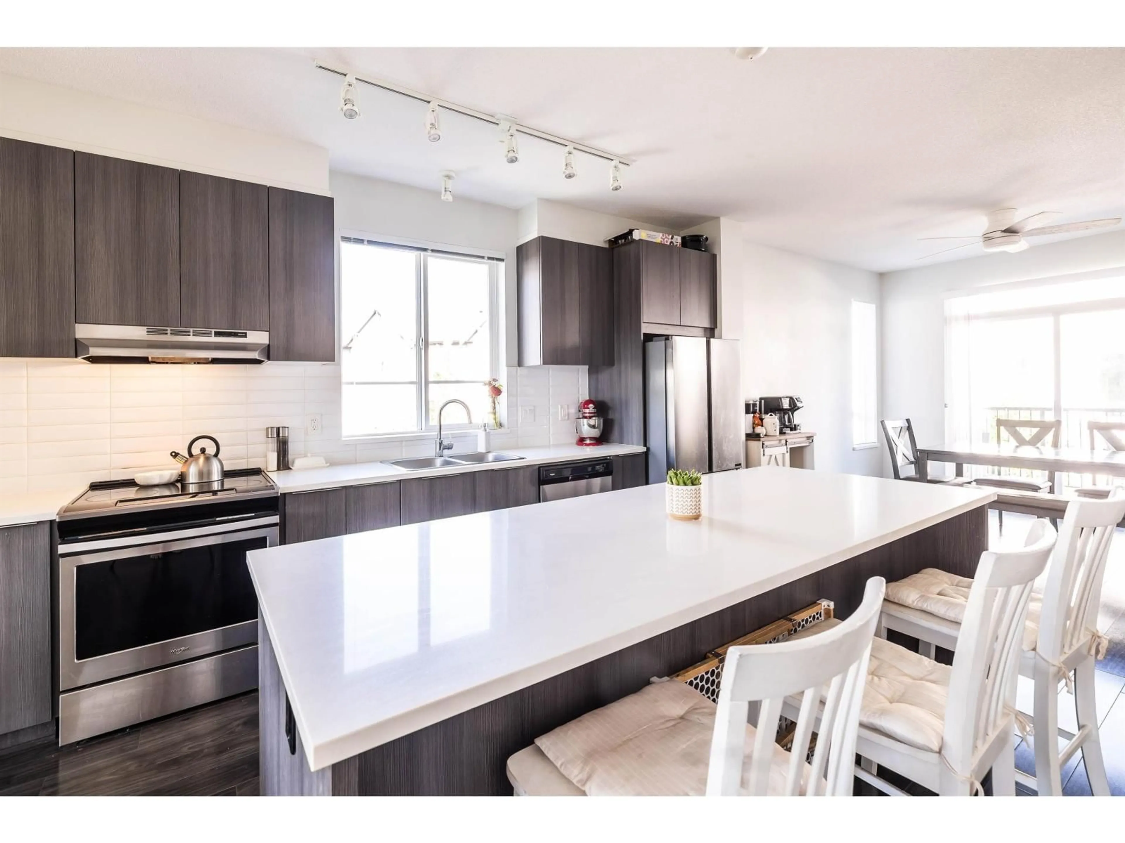 Contemporary kitchen, unknown for 39 - 30930 WESTRIDGE, Abbotsford British Columbia V2T0H6