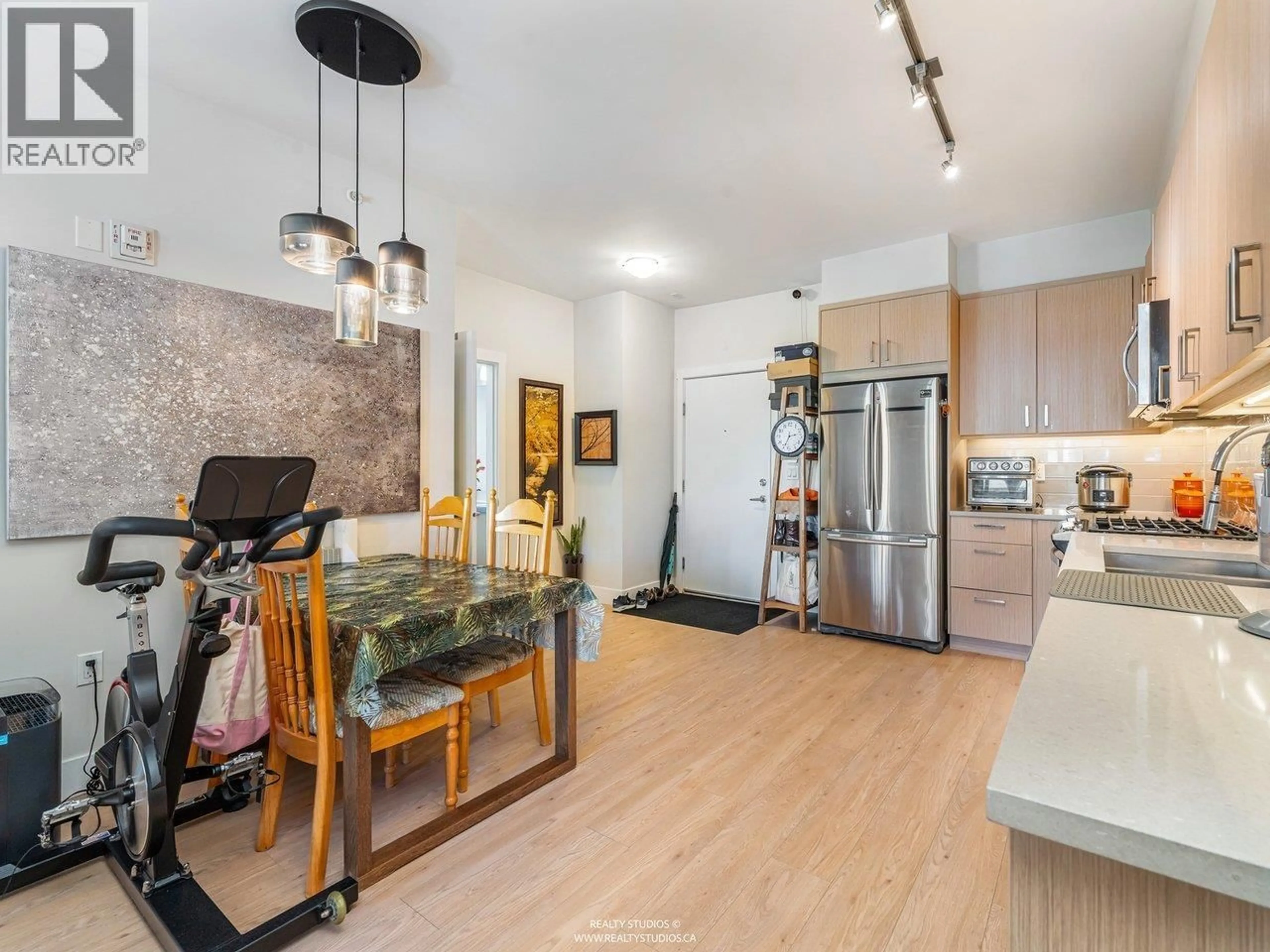 Open concept kitchen, wood/laminate floor for PH-08 - 1306 FIFTH AVENUE, New Westminster British Columbia V3M0K5
