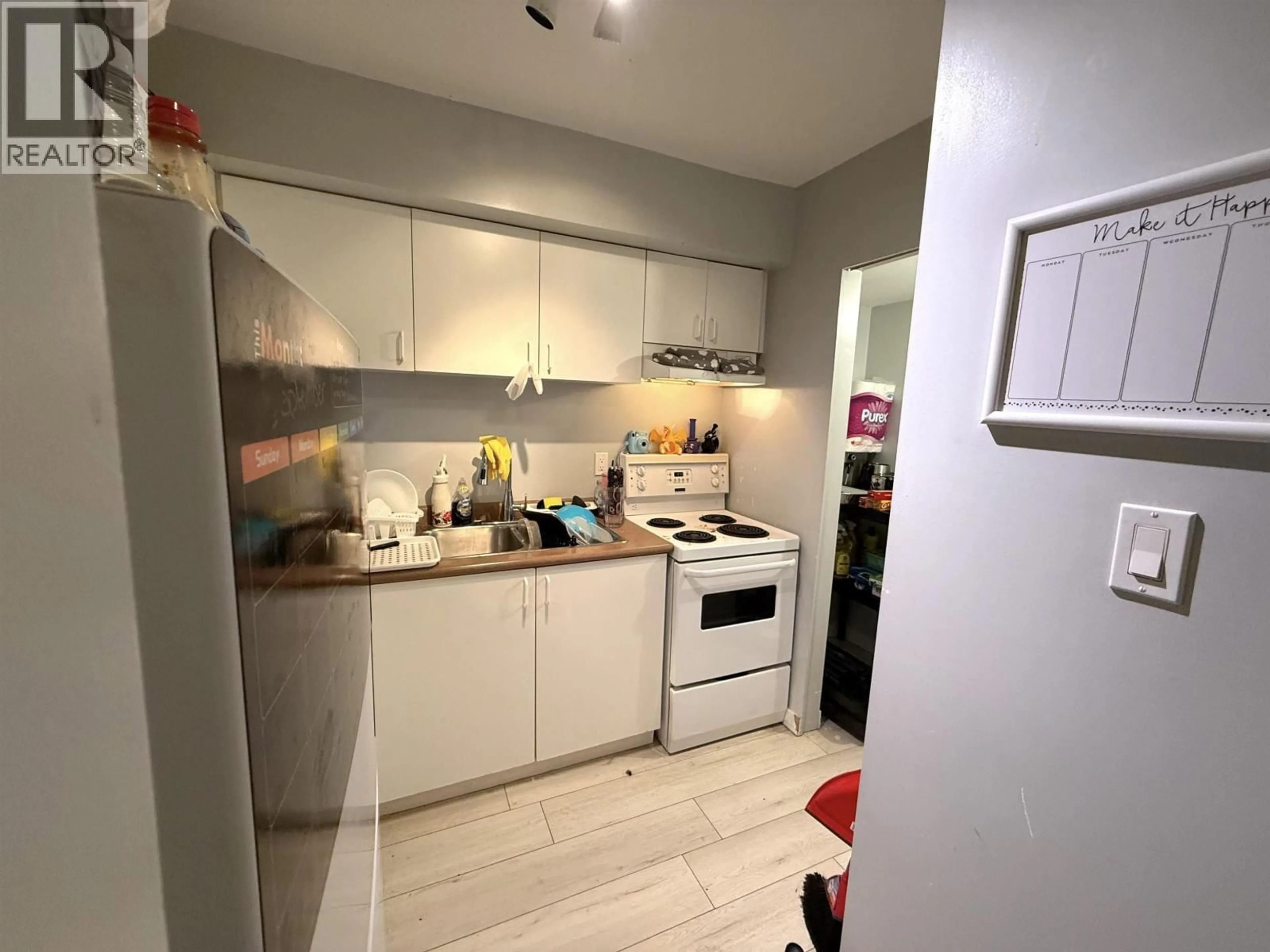 Standard kitchen, unknown for 225 - 8120 COLONIAL DRIVE, Richmond British Columbia V7C4V2