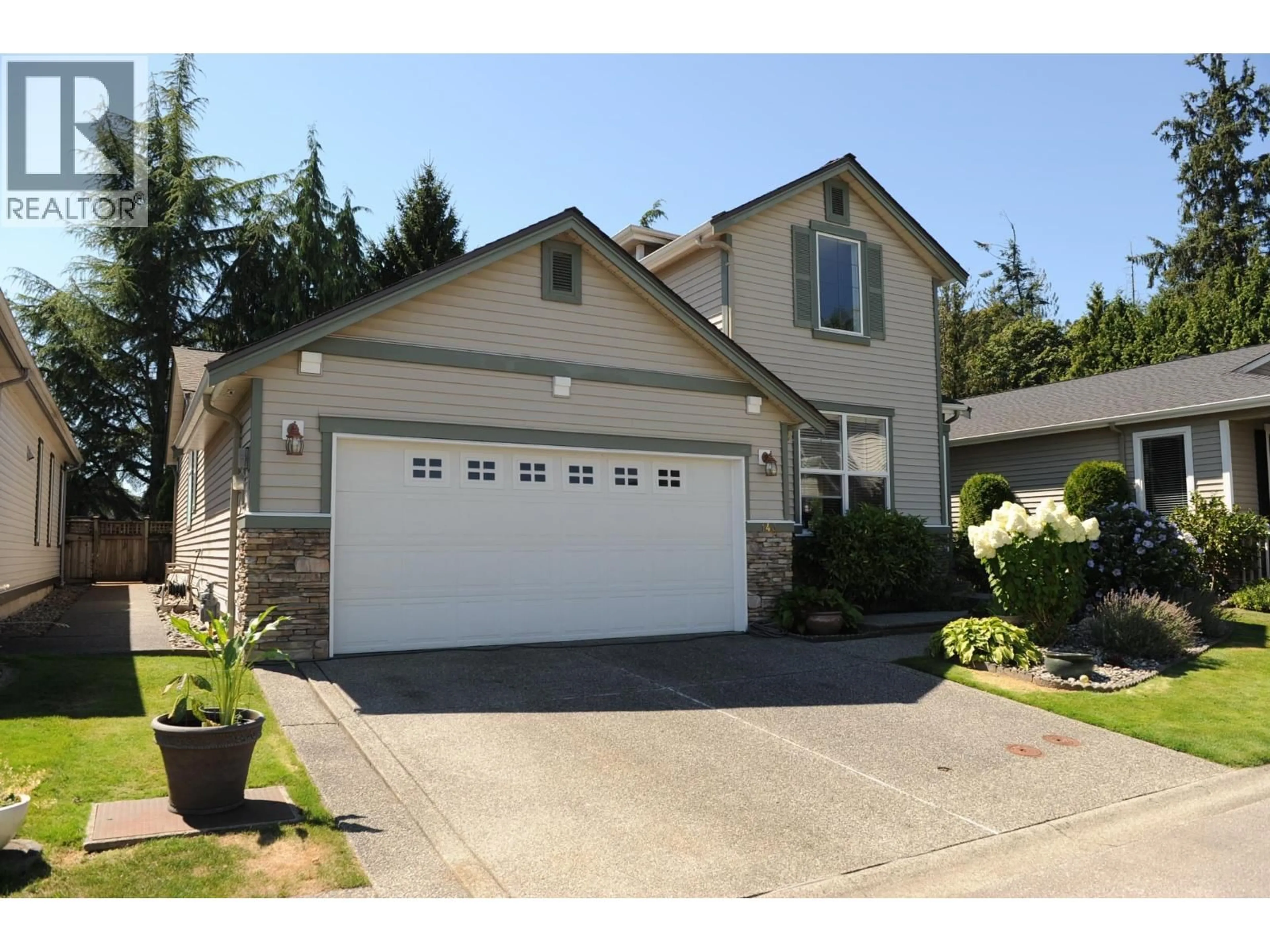 Home with vinyl exterior material, street for 143 - 19639 MEADOW GARDENS WAY, Pitt Meadows British Columbia V3Y2T5