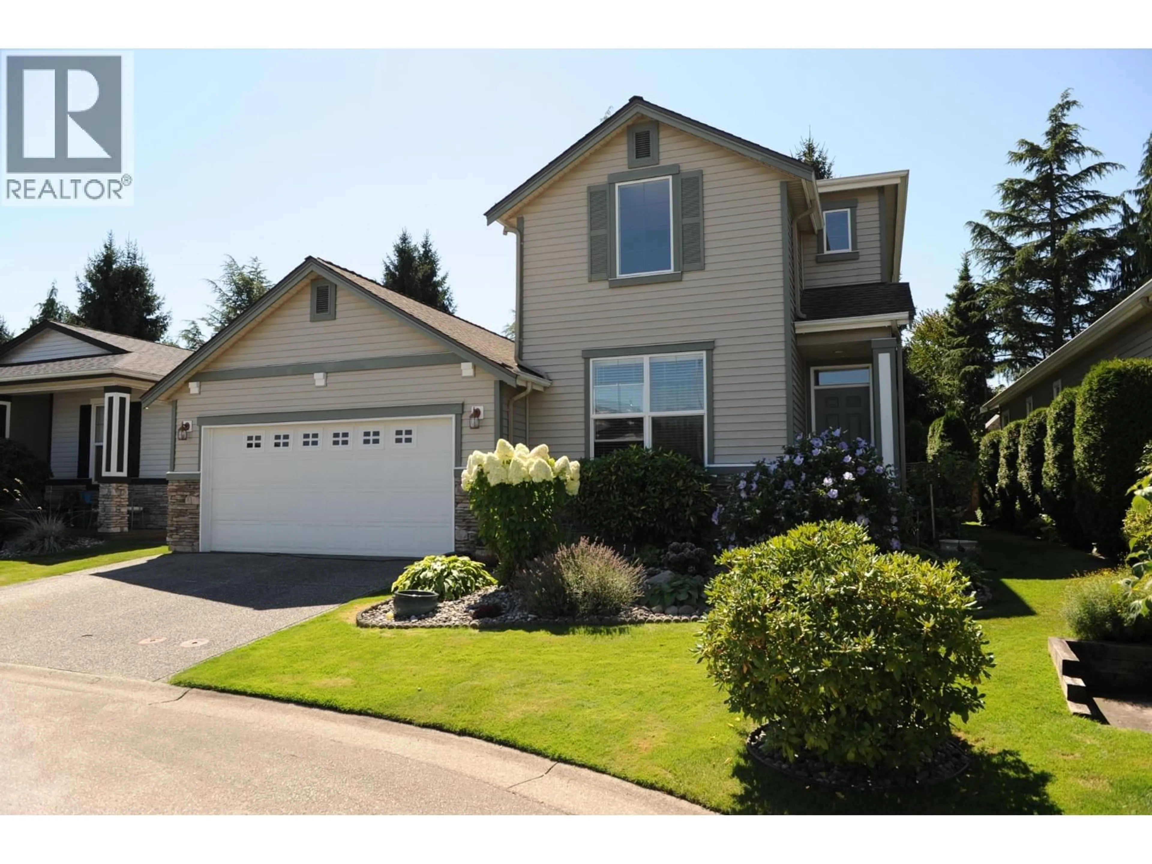 Home with vinyl exterior material, street for 143 - 19639 MEADOW GARDENS WAY, Pitt Meadows British Columbia V3Y2T5