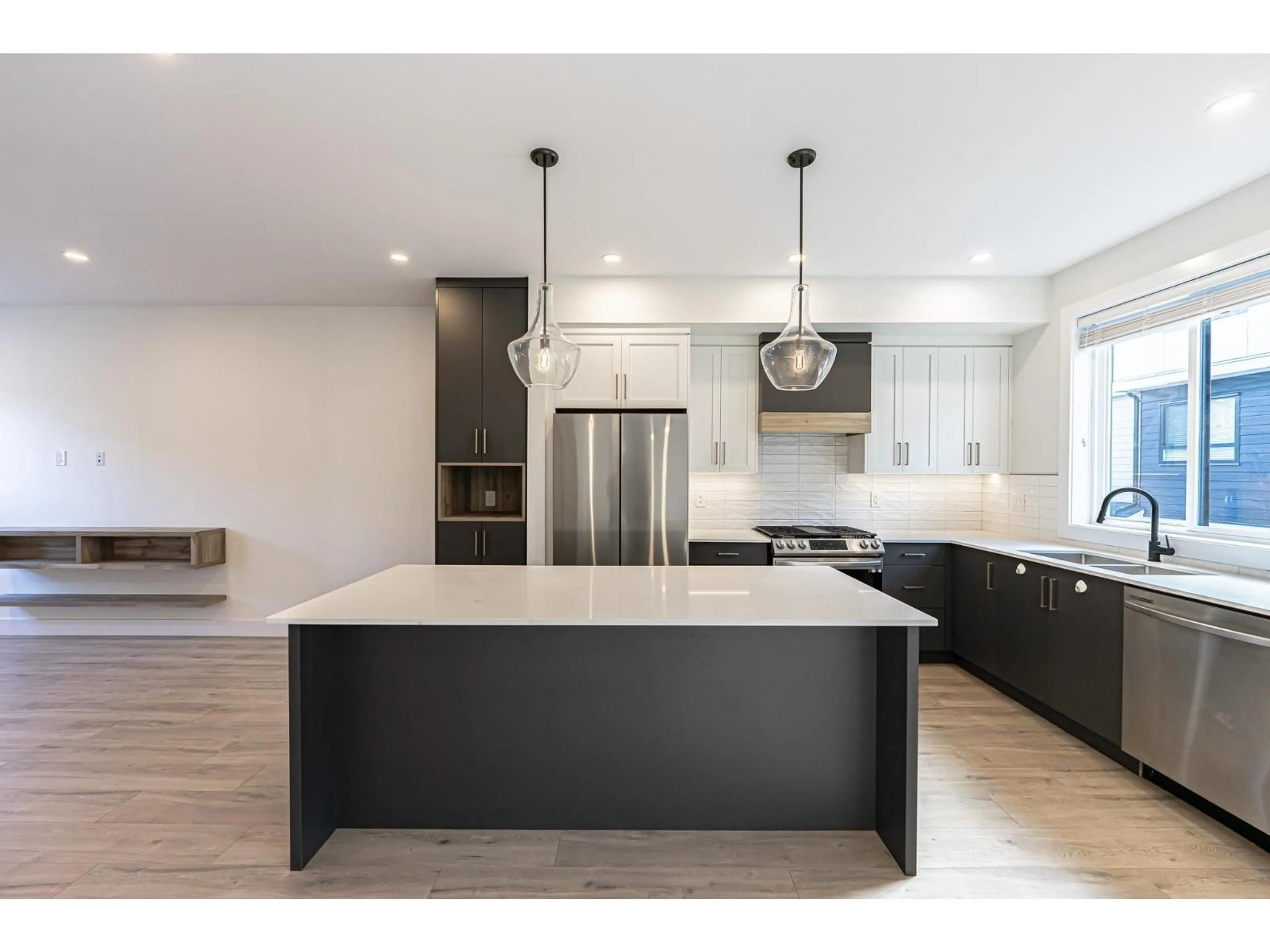 Open concept kitchen, unknown for 7 - 16358 23A, Surrey British Columbia V3Z1J7