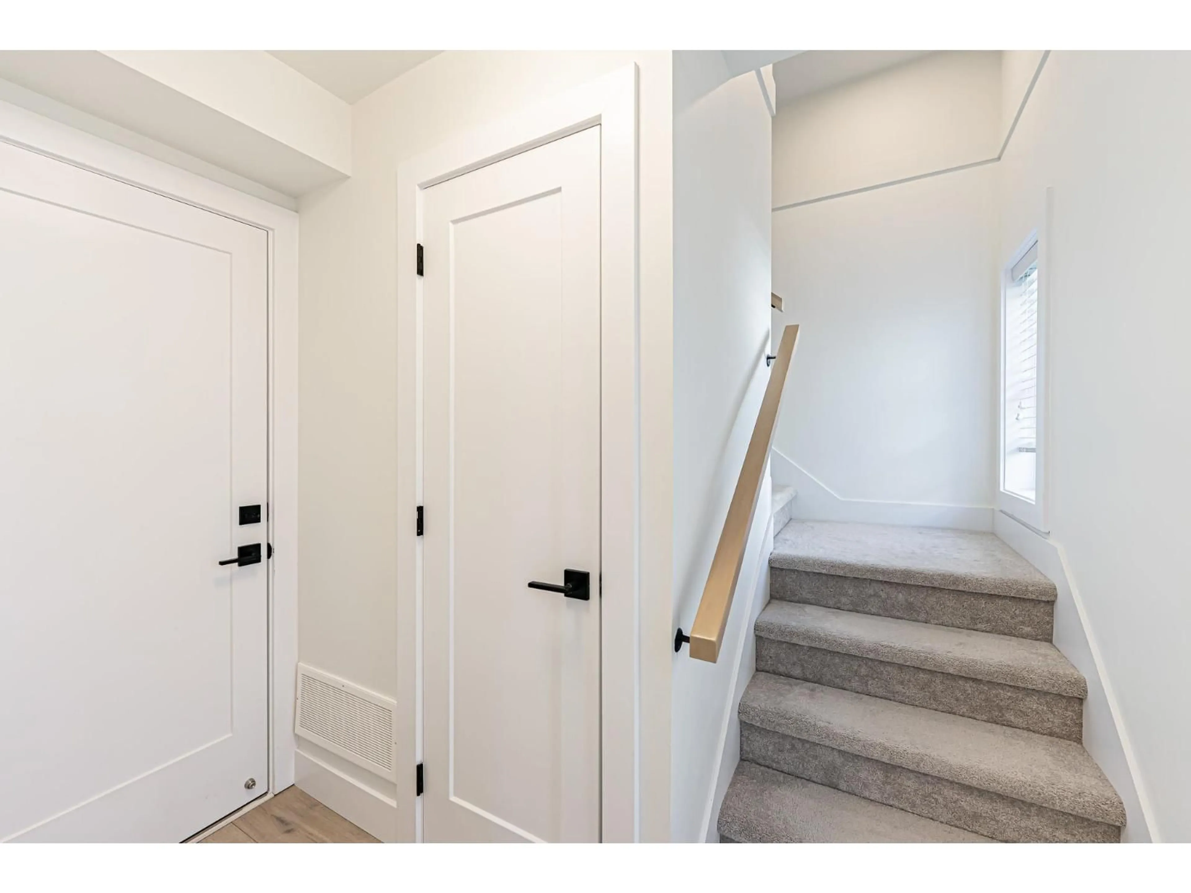 Indoor entryway for 7 - 16358 23A, Surrey British Columbia V3Z1J7