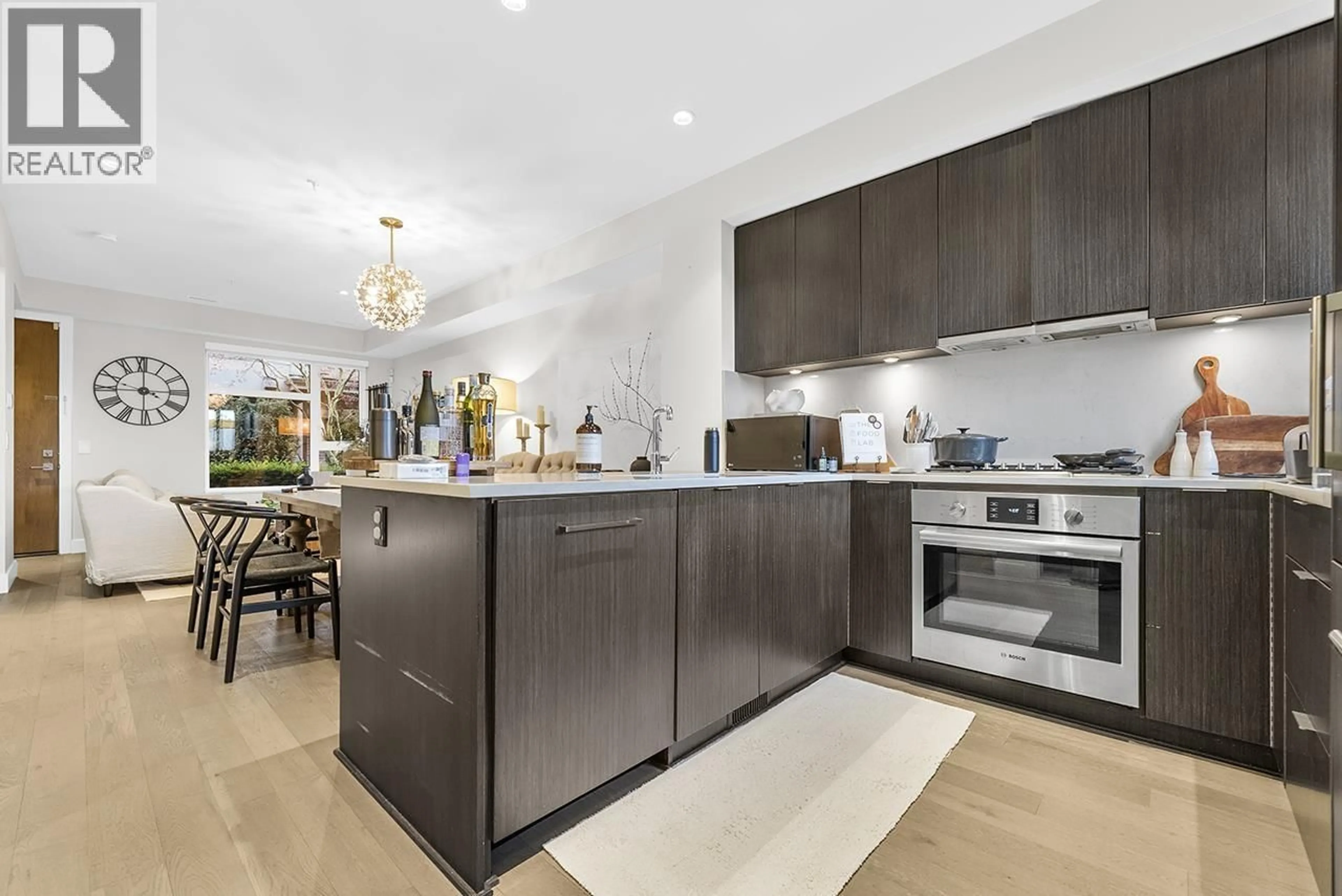 Open concept kitchen, unknown for 5522 OAK STREET, Vancouver British Columbia V6M2V6
