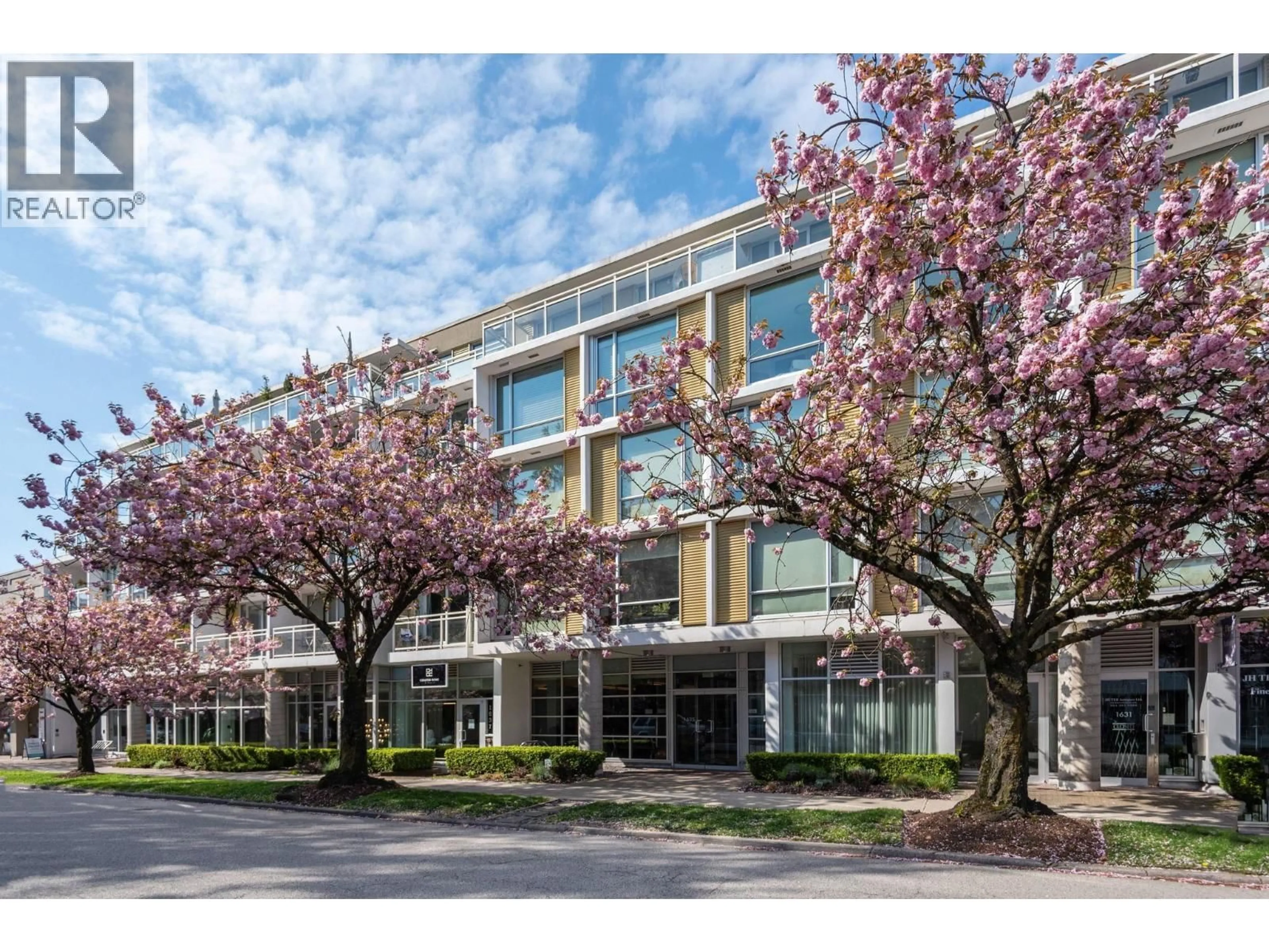 Indoor foyer for 416 - 1635 WEST 3RD AVENUE, Vancouver British Columbia V6J0B6