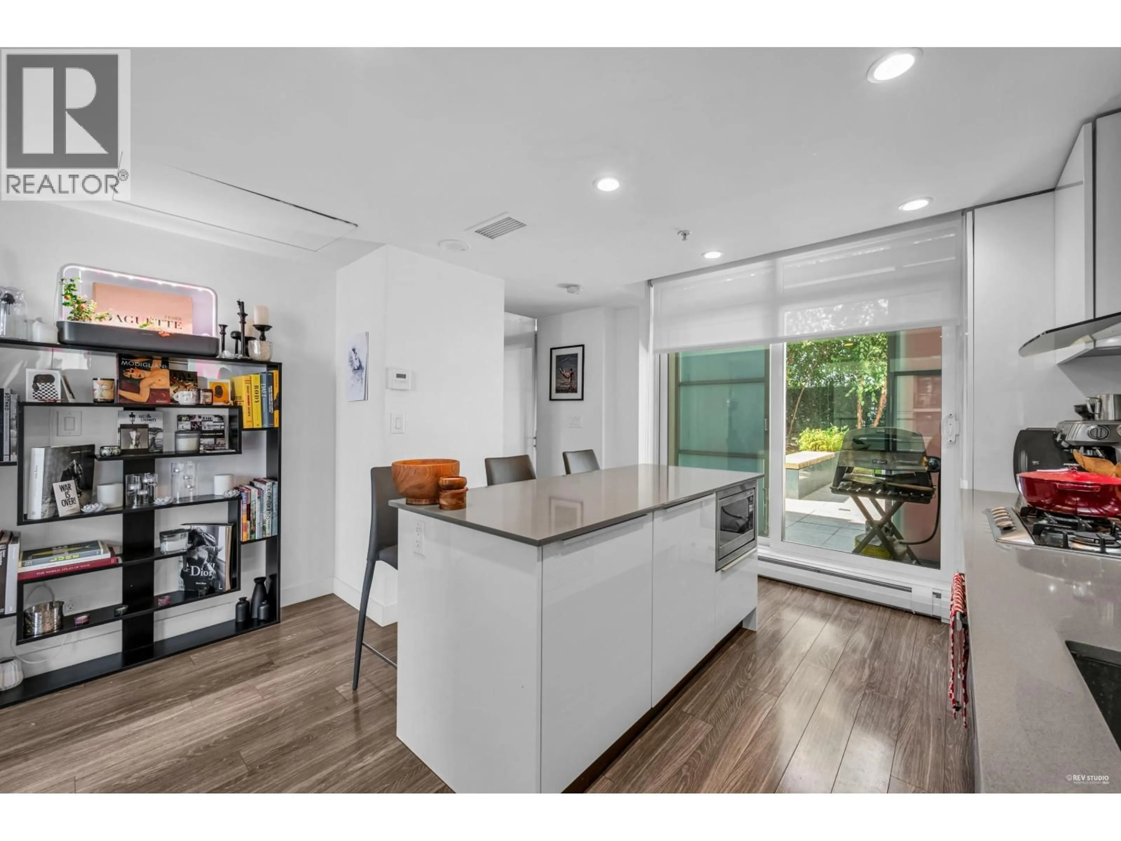 Open concept kitchen, unknown for 513 - 1283 HOWE STREET, Vancouver British Columbia V6Z0E3