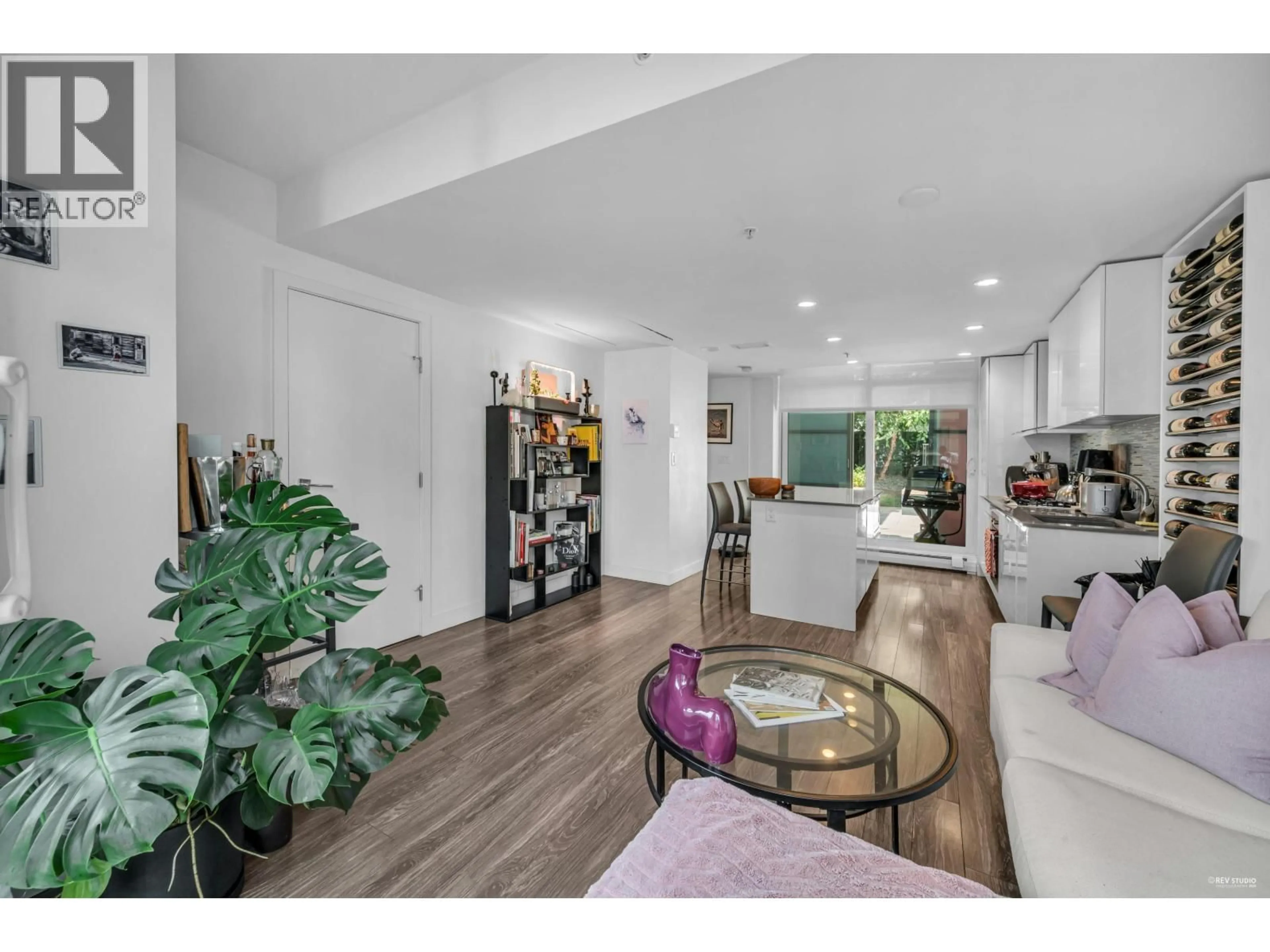 Open concept kitchen, unknown for 513 - 1283 HOWE STREET, Vancouver British Columbia V6Z0E3