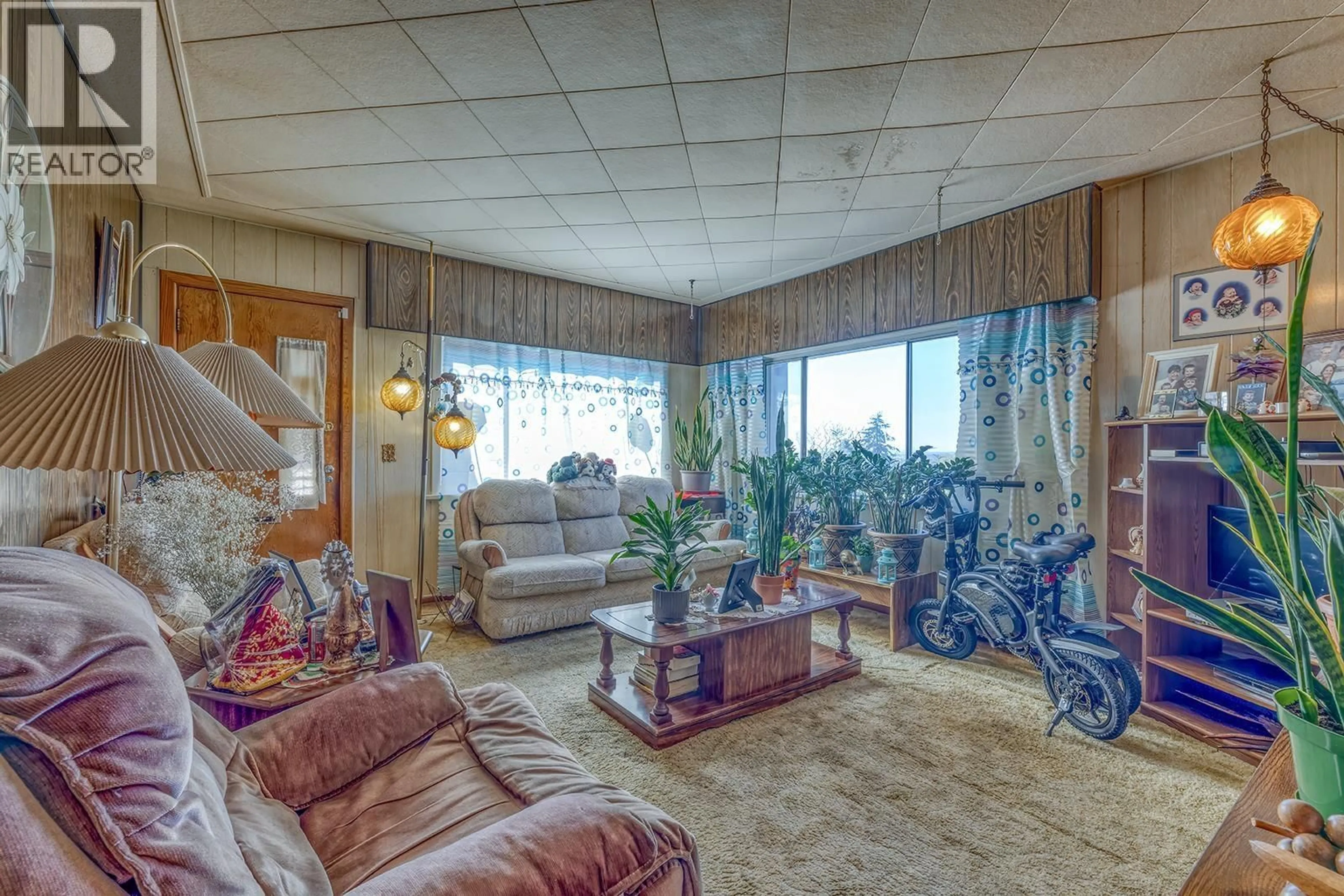 Living room with furniture, carpet floor for 2323 DUBLIN STREET, New Westminster British Columbia V3M3B3