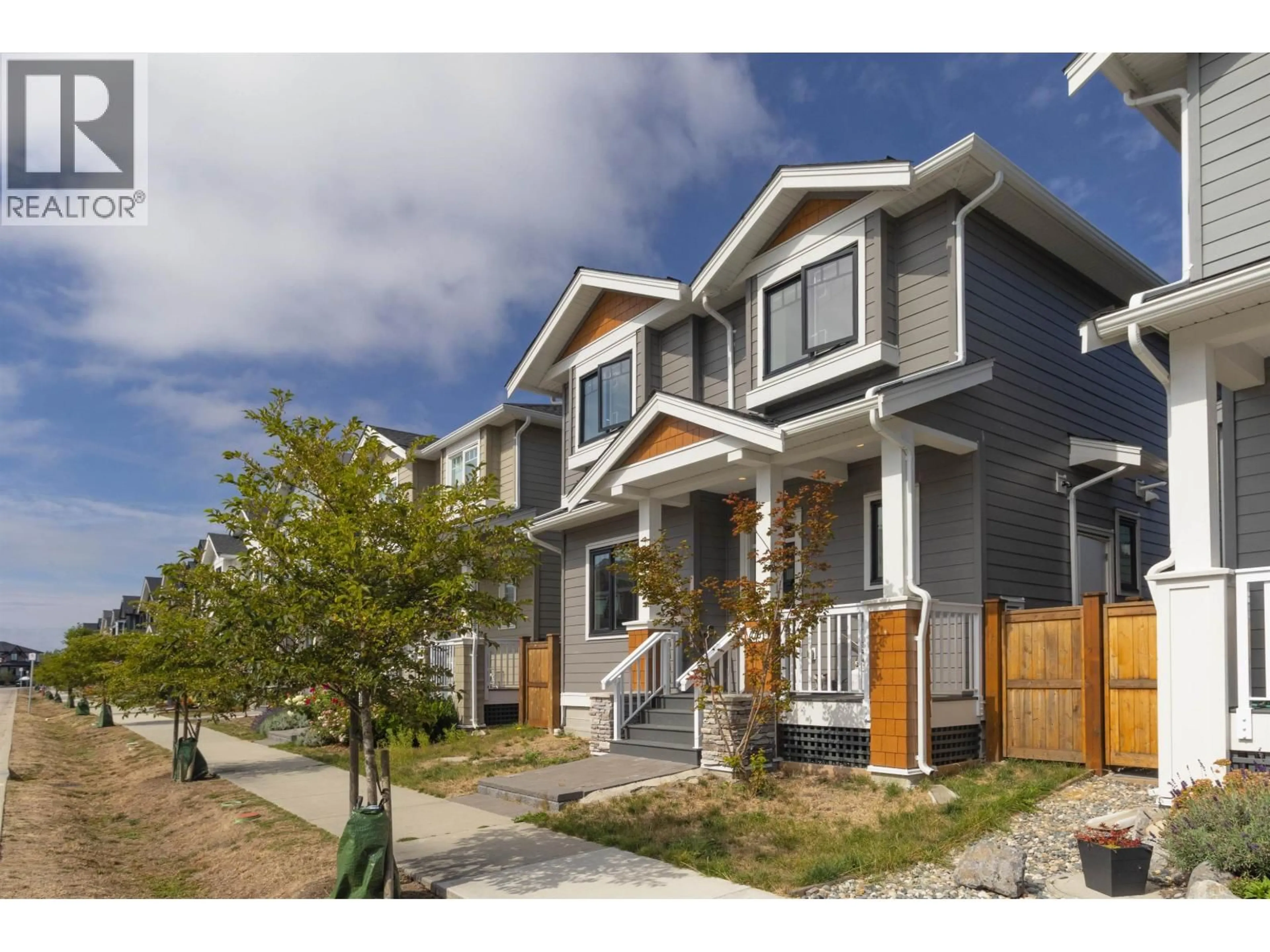 Home with vinyl exterior material, street for 4761 HAZELNUT WAY, Tsawwassen British Columbia V4M4G2
