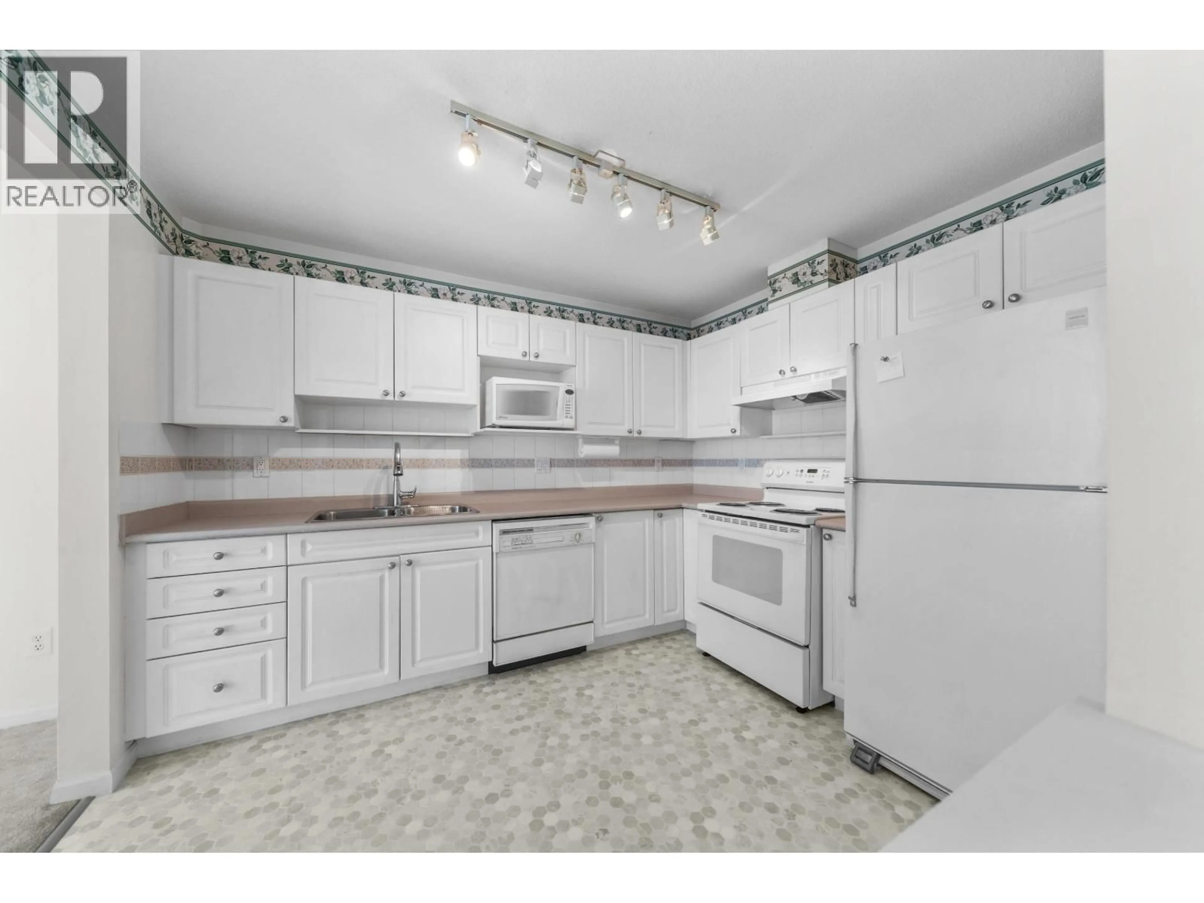 Standard kitchen, unknown for 301 - 2678 DIXON STREET, Port Coquitlam British Columbia V3C6L7
