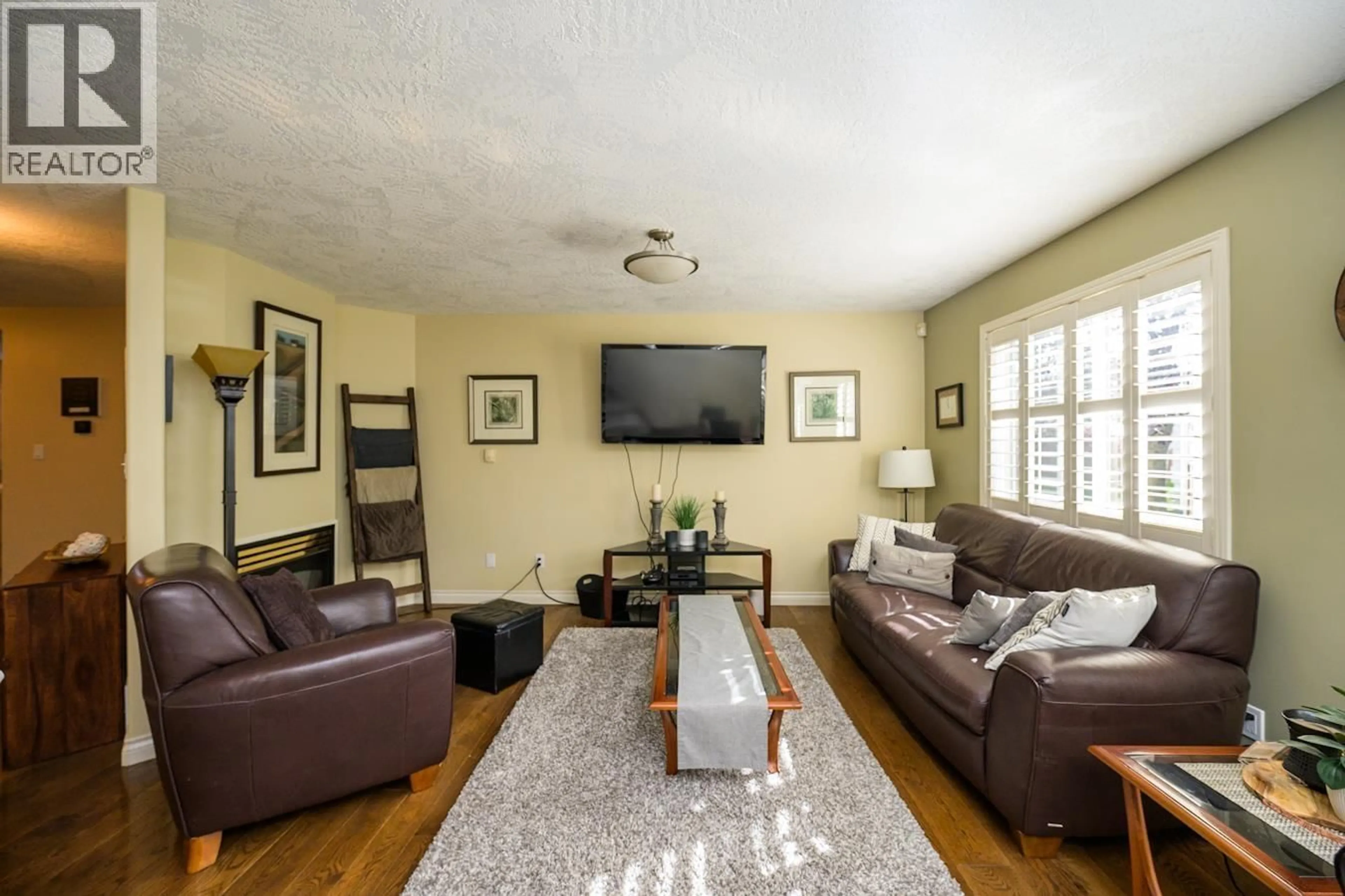 Living room with furniture, unknown for 147 - 6807 WESTGATE AVENUE, Prince George British Columbia V2N5T8